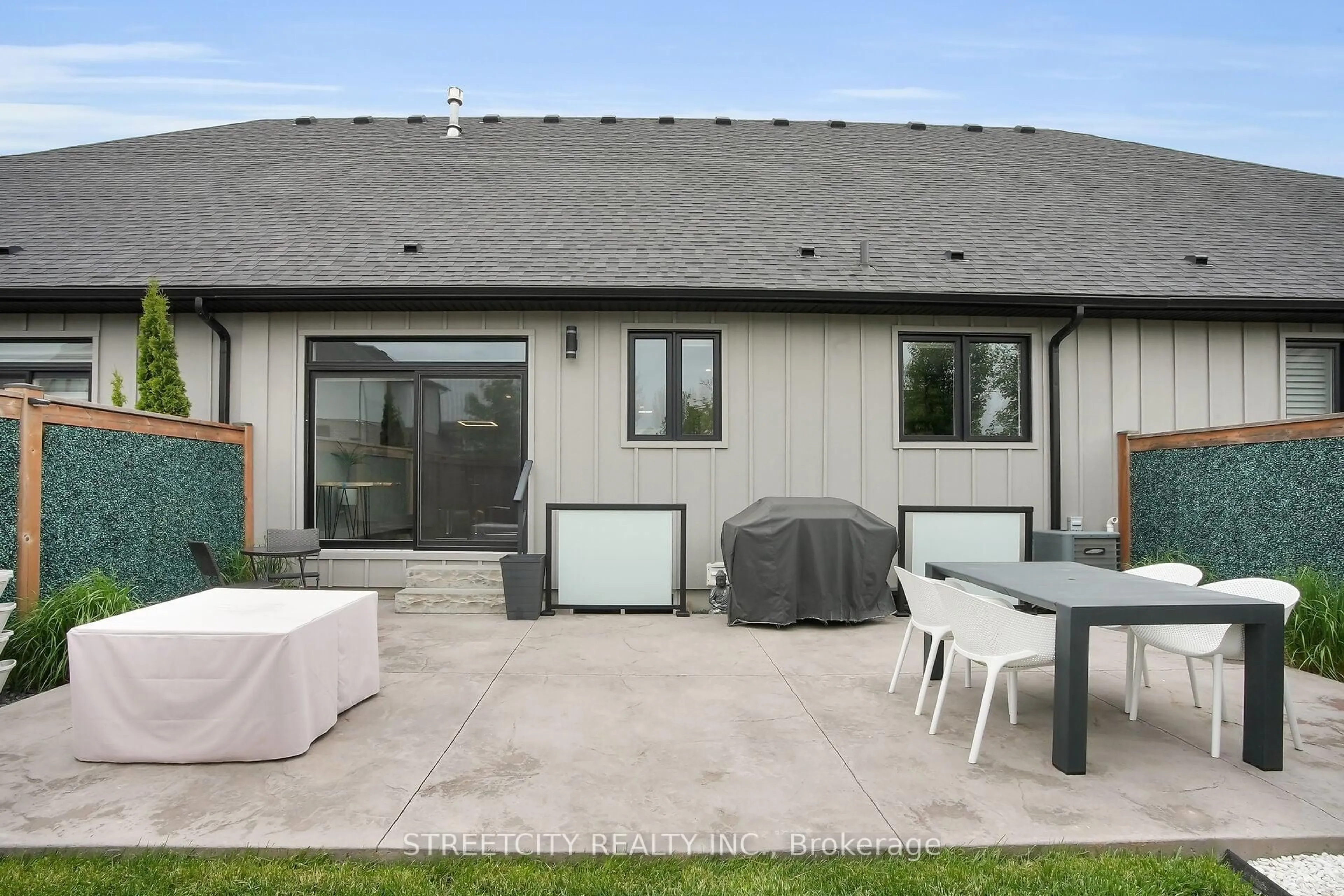 Patio, unknown for 9861 Glendon Dr #126, Middlesex Centre Ontario N0L 1R0