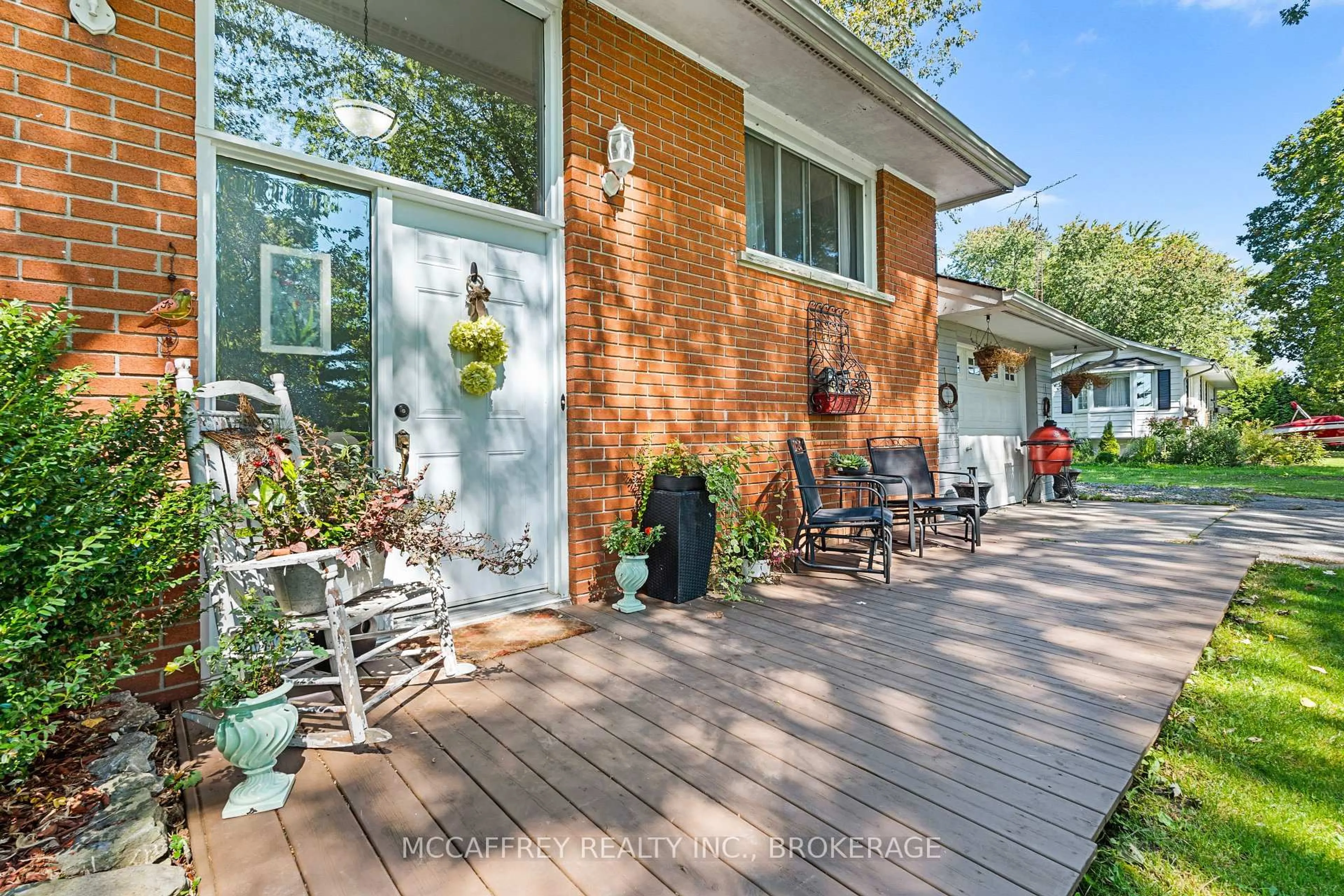 Home with brick exterior material, street for 102 WRIGHT Pl, Bath Ontario K0H 1G0