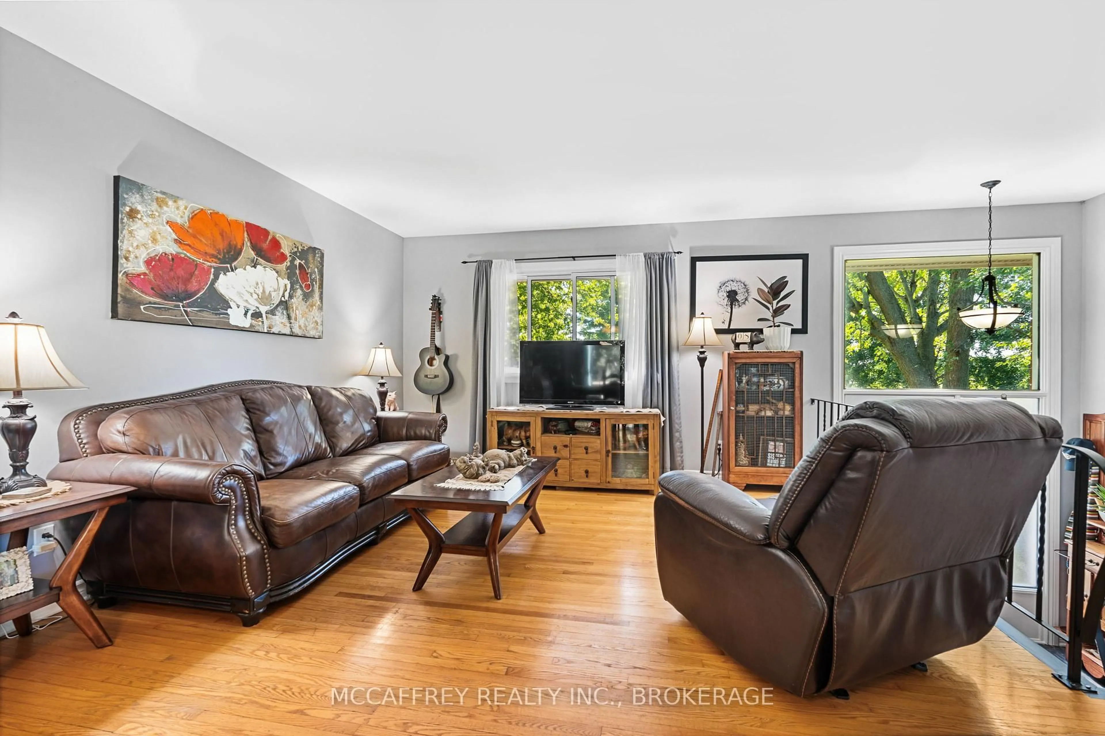 Living room with furniture, unknown for 102 WRIGHT Pl, Bath Ontario K0H 1G0