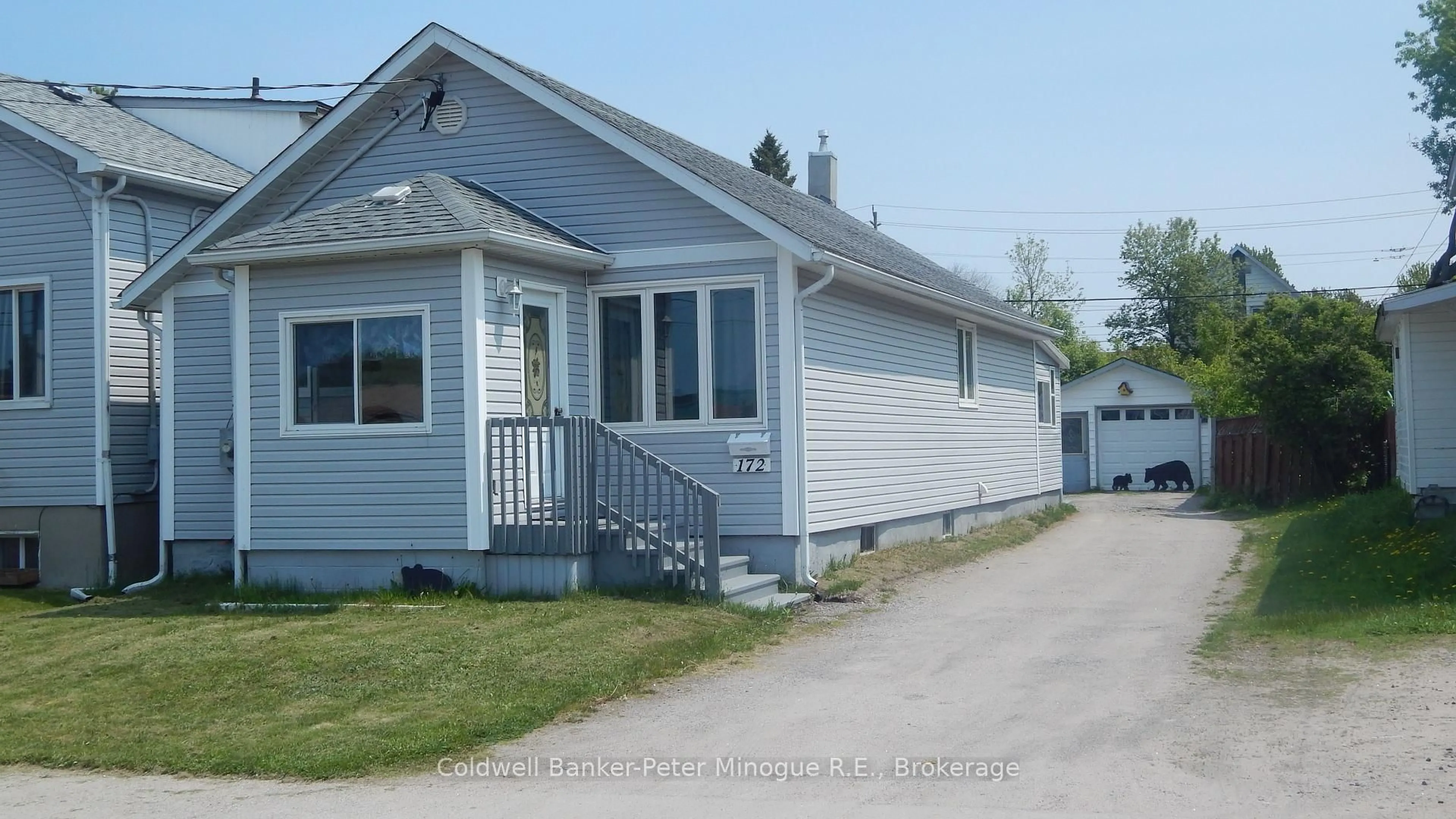 Home with vinyl exterior material, street for 172 Victoria St, North Bay Ontario P1B 1P4