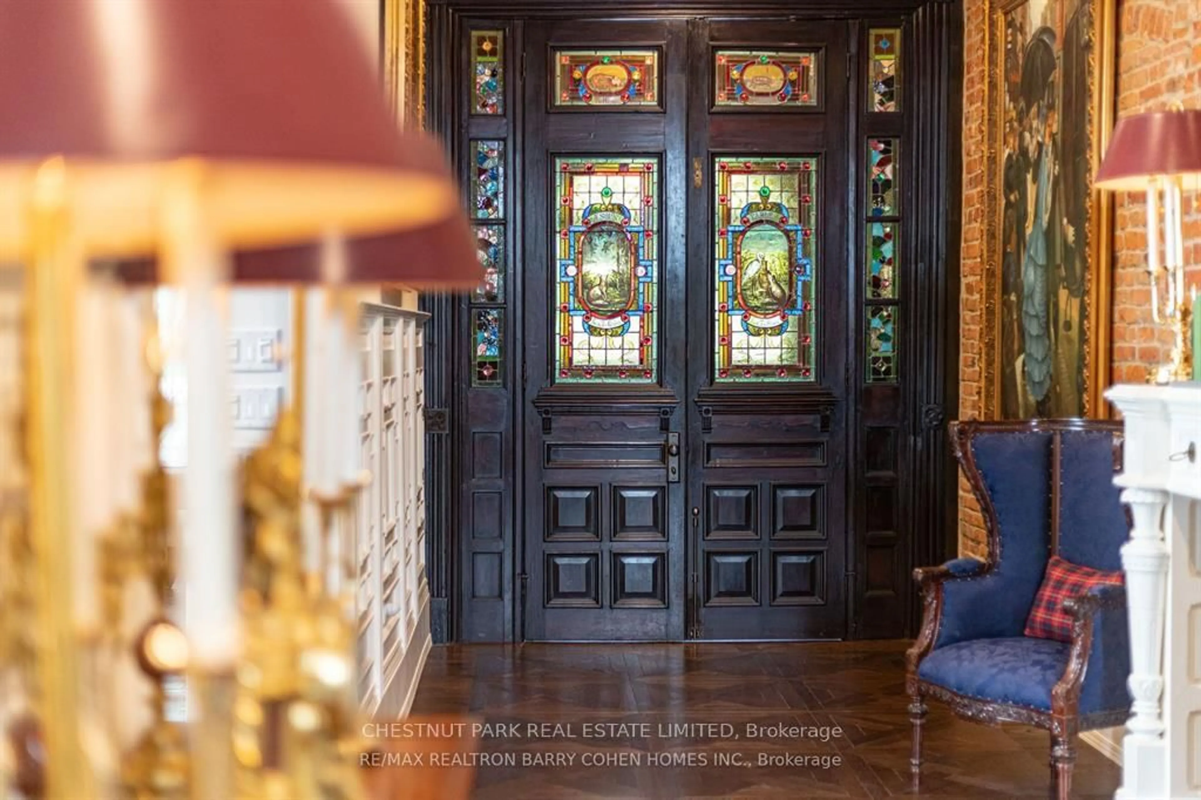 Indoor entryway for 81 King St, Kingston Ontario K7L 2Z6