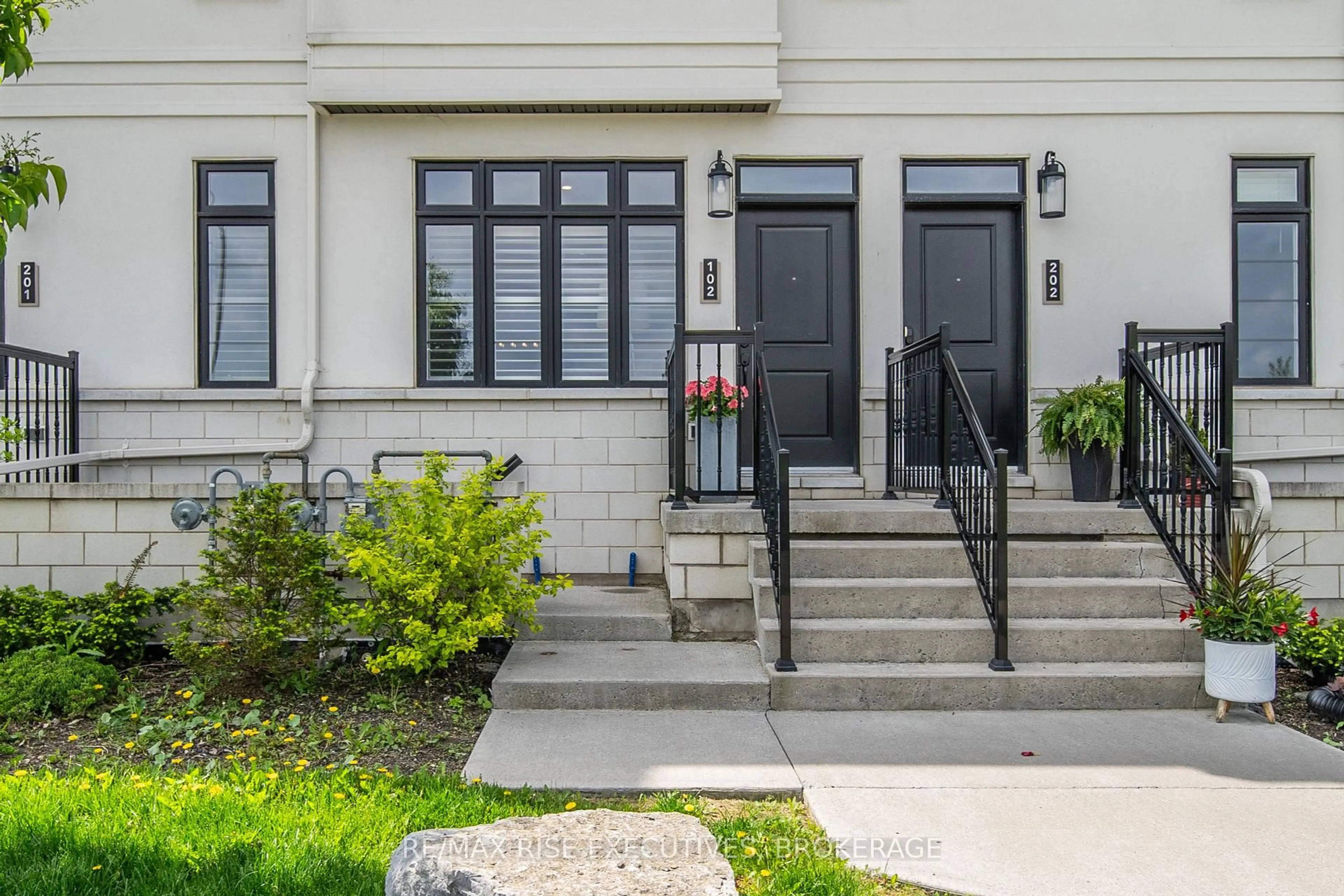 Indoor entryway for 1005 Terra Verde Way #102, Kingston Ontario K7P 0T8