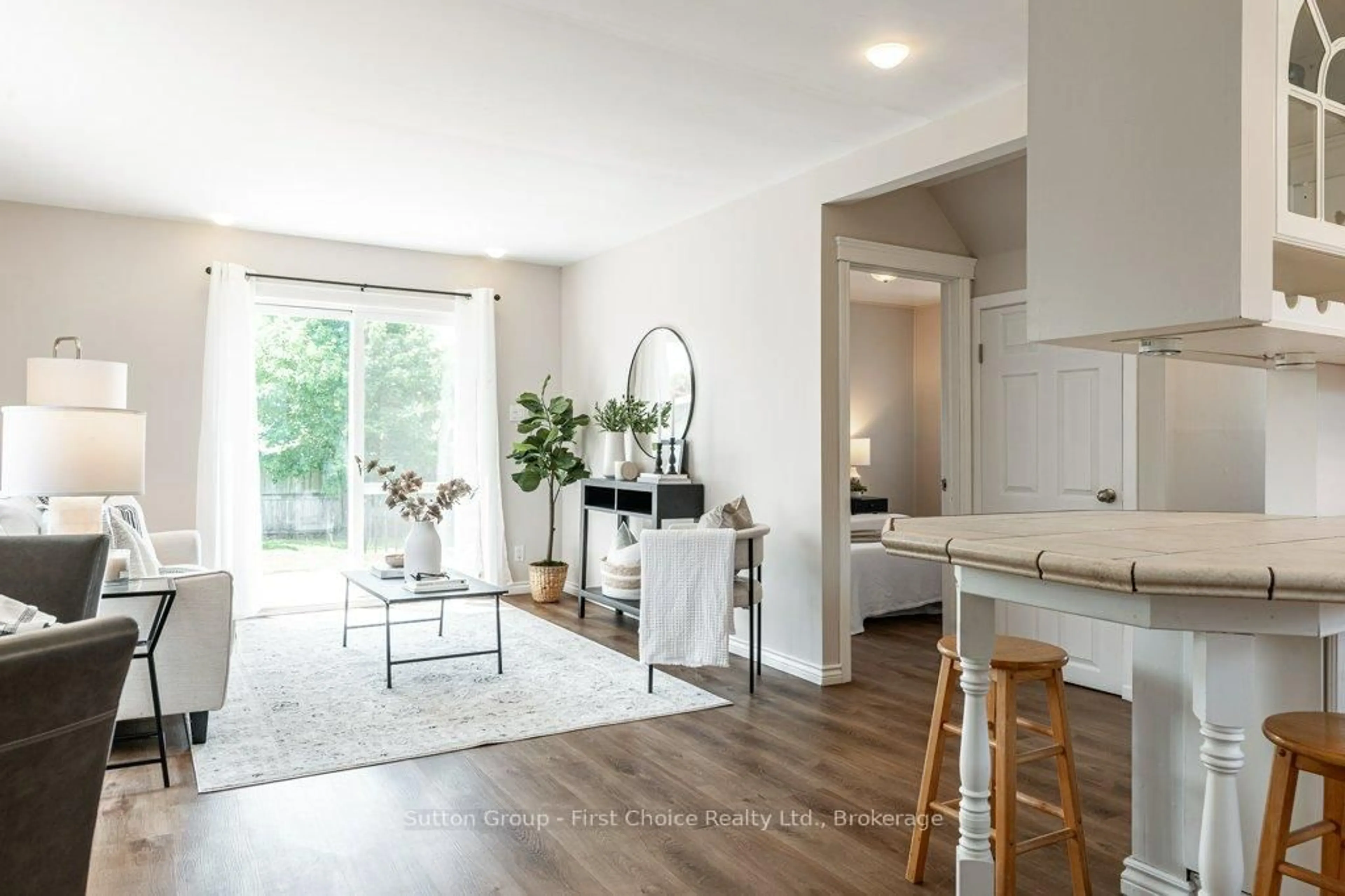 Open concept kitchen, unknown for 109 Norfolk St, Stratford Ontario N5A 3Y7