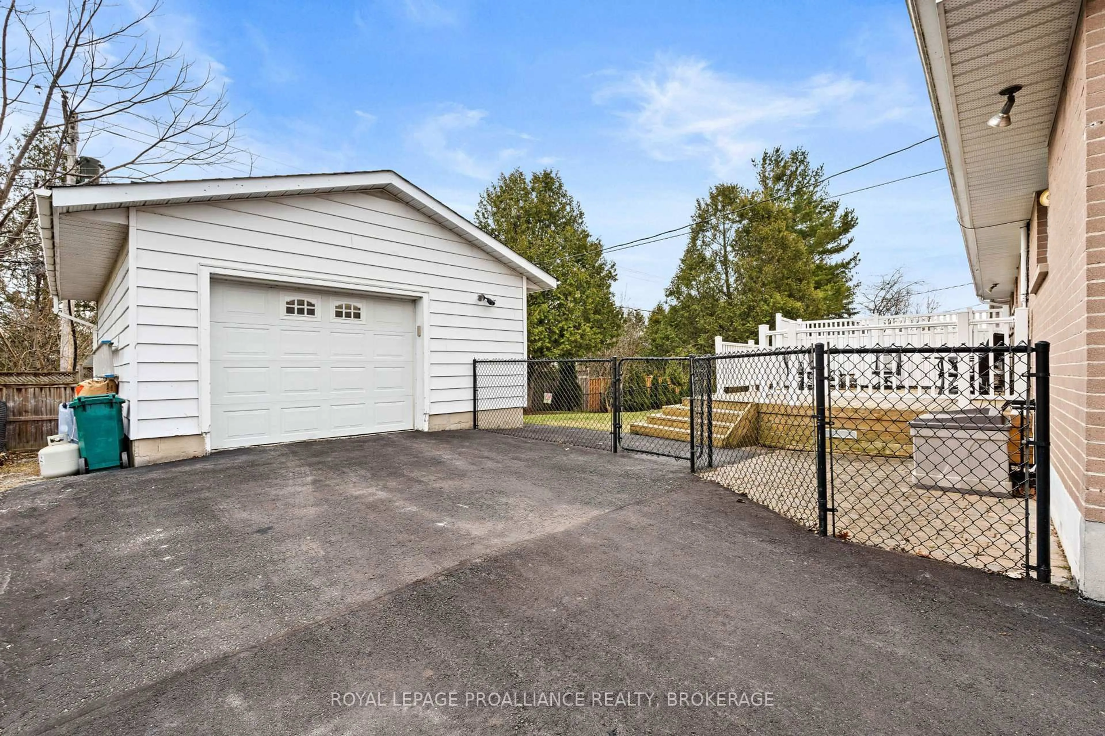 Unknown for 196 Camberley Cres, Kingston Ontario K7M 4C4