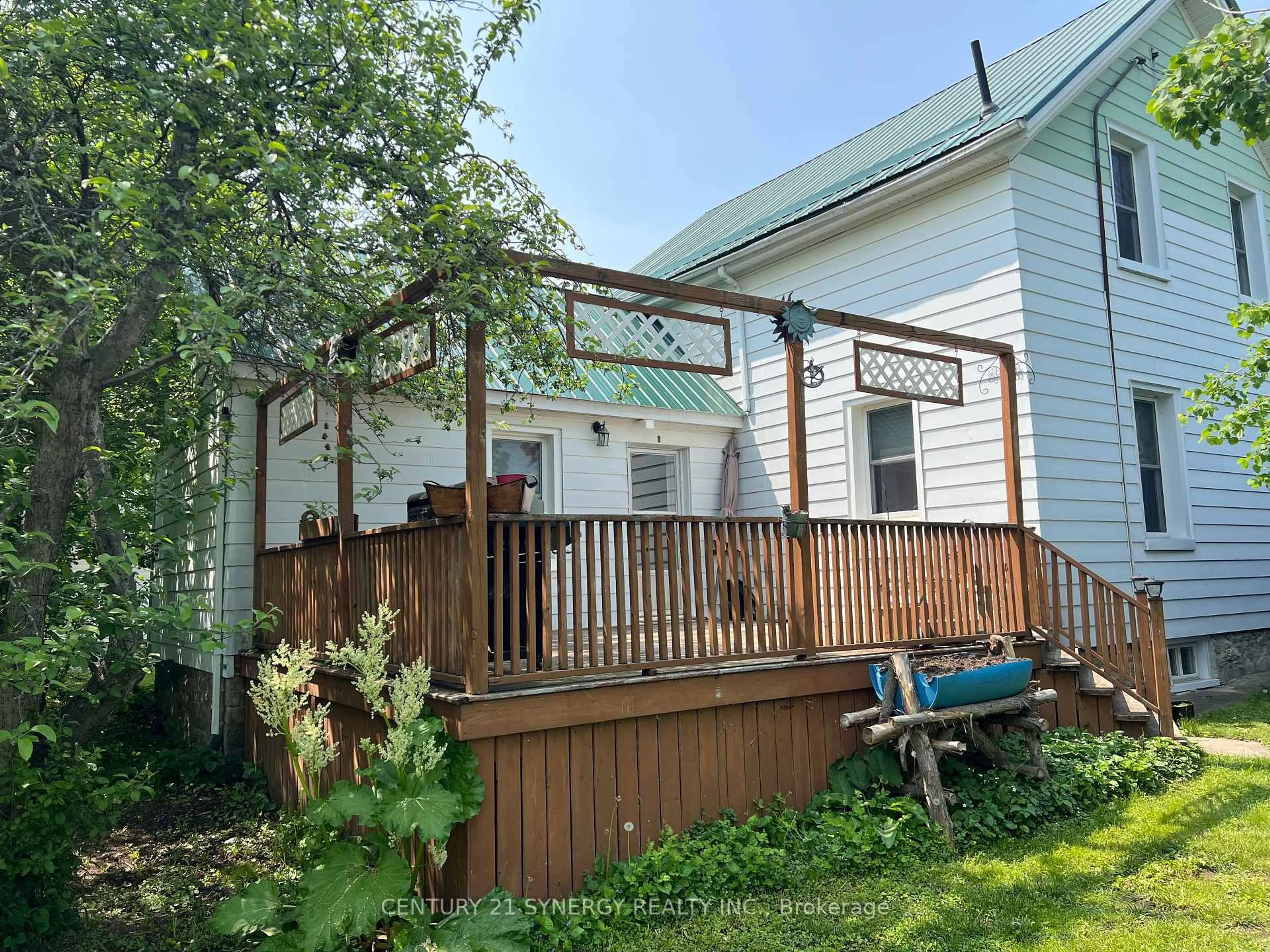 Unknown for 9 Strathcona St, Smiths Falls Ontario K7A 1V7