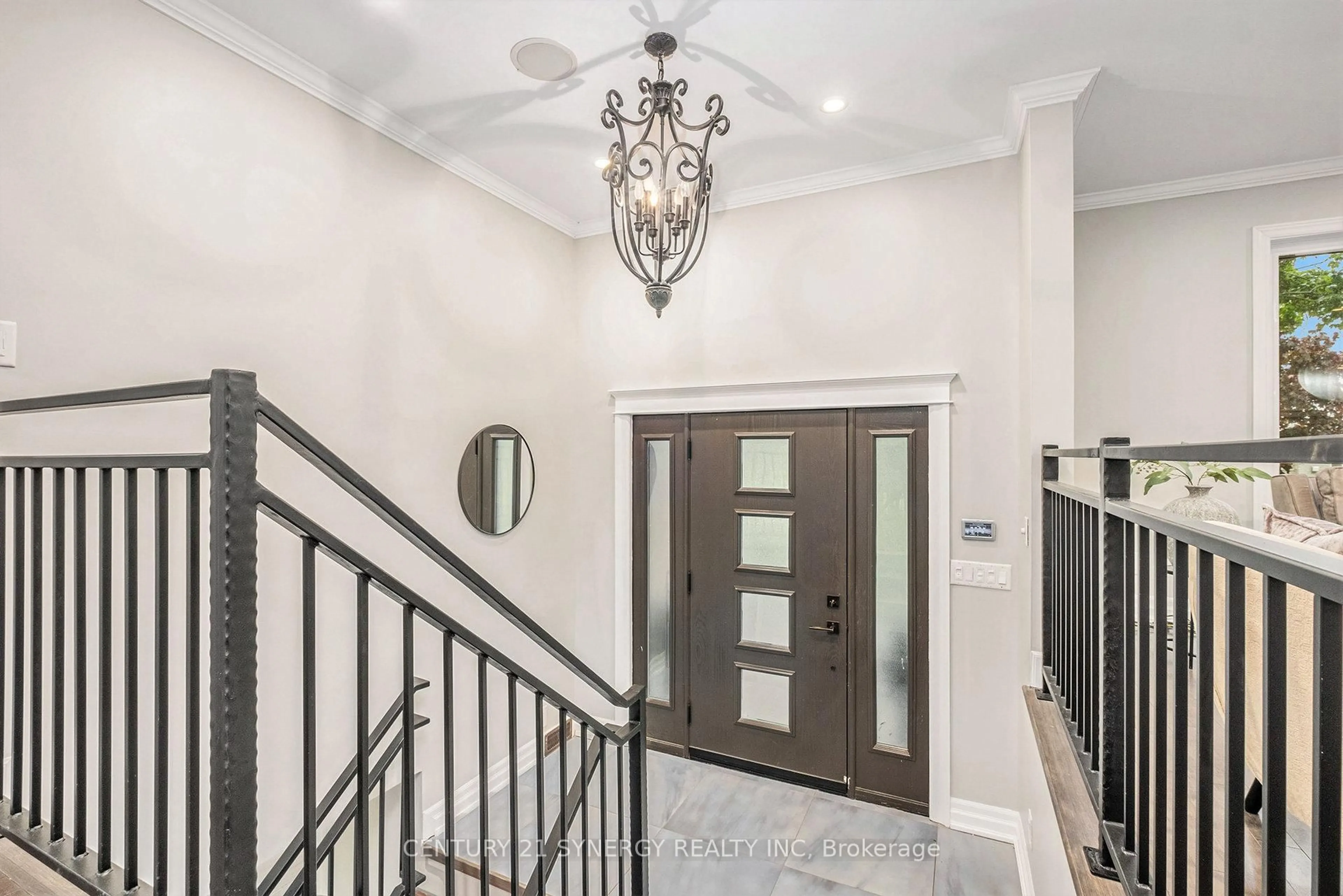Indoor foyer for 6477 Wheatfield Cres, Greely Ontario K4P 1E8