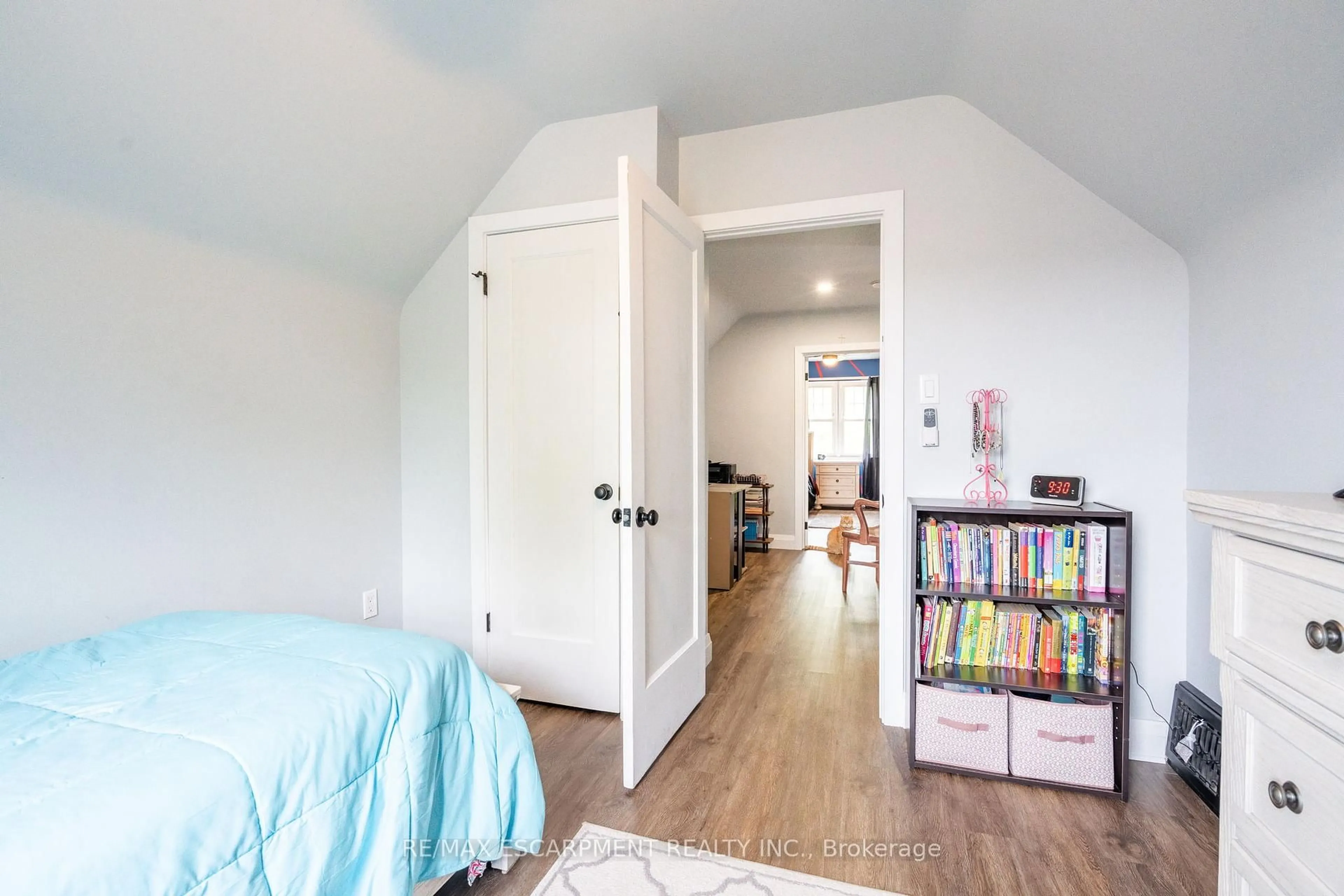 Unknown for 55 Harmony Ave, Hamilton Ontario L8H 4X3