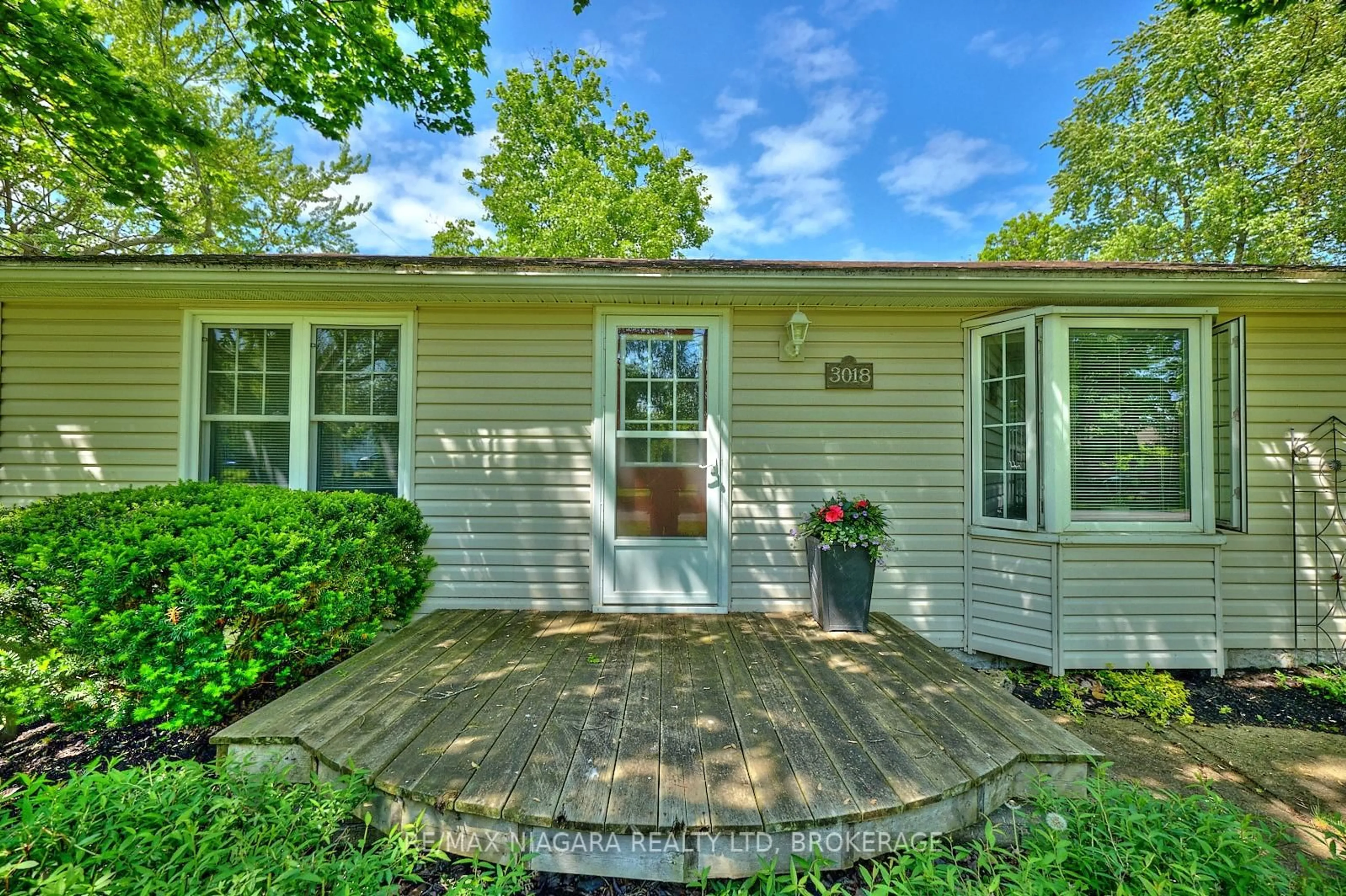 Patio, water/lake/river/ocean view for 3018 Jewell Ave, Fort Erie Ontario L0S 1N0