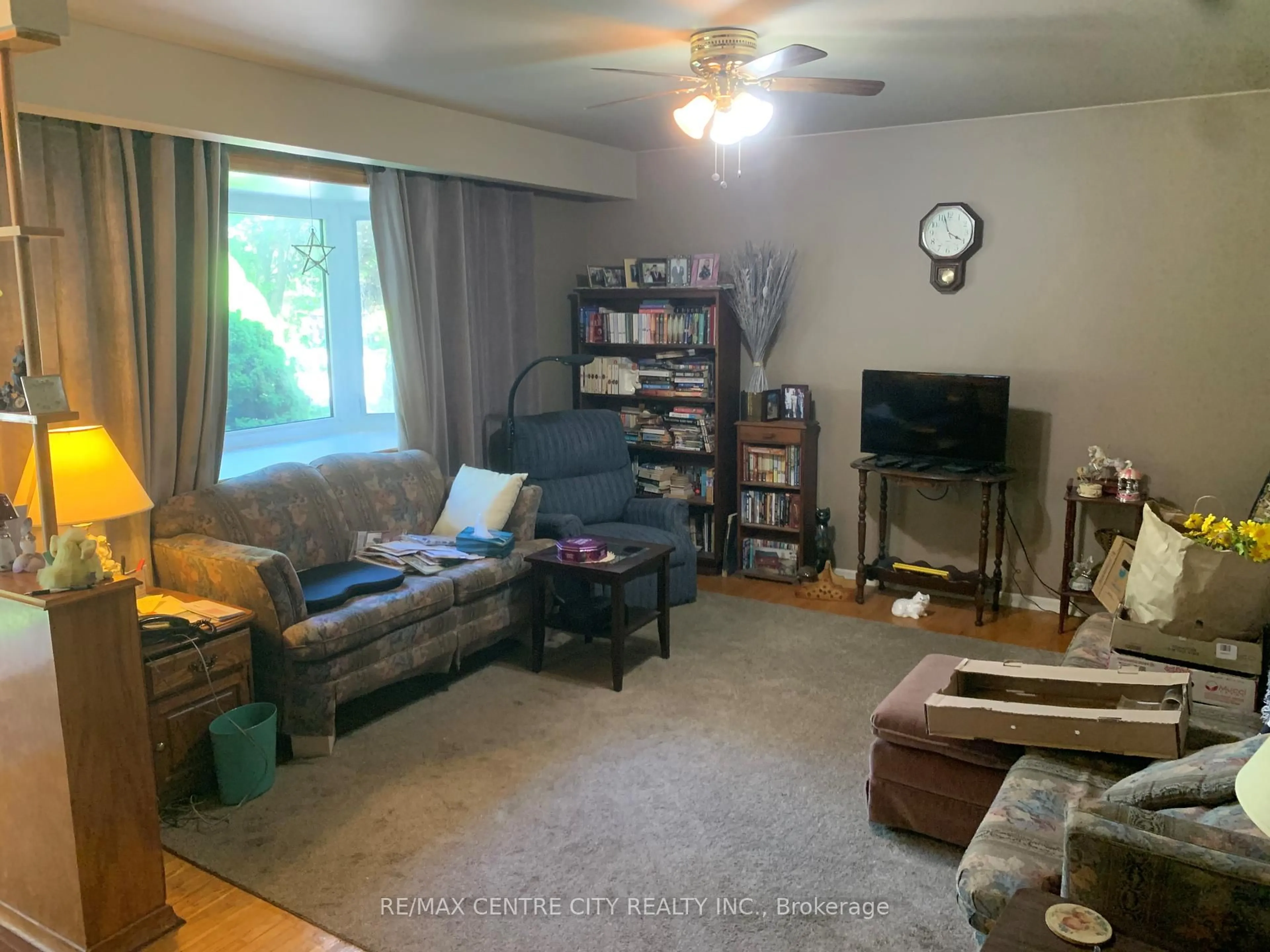 Living room with furniture, unknown for 1163 Farnsborough Cres, London East Ontario N5V 2L7