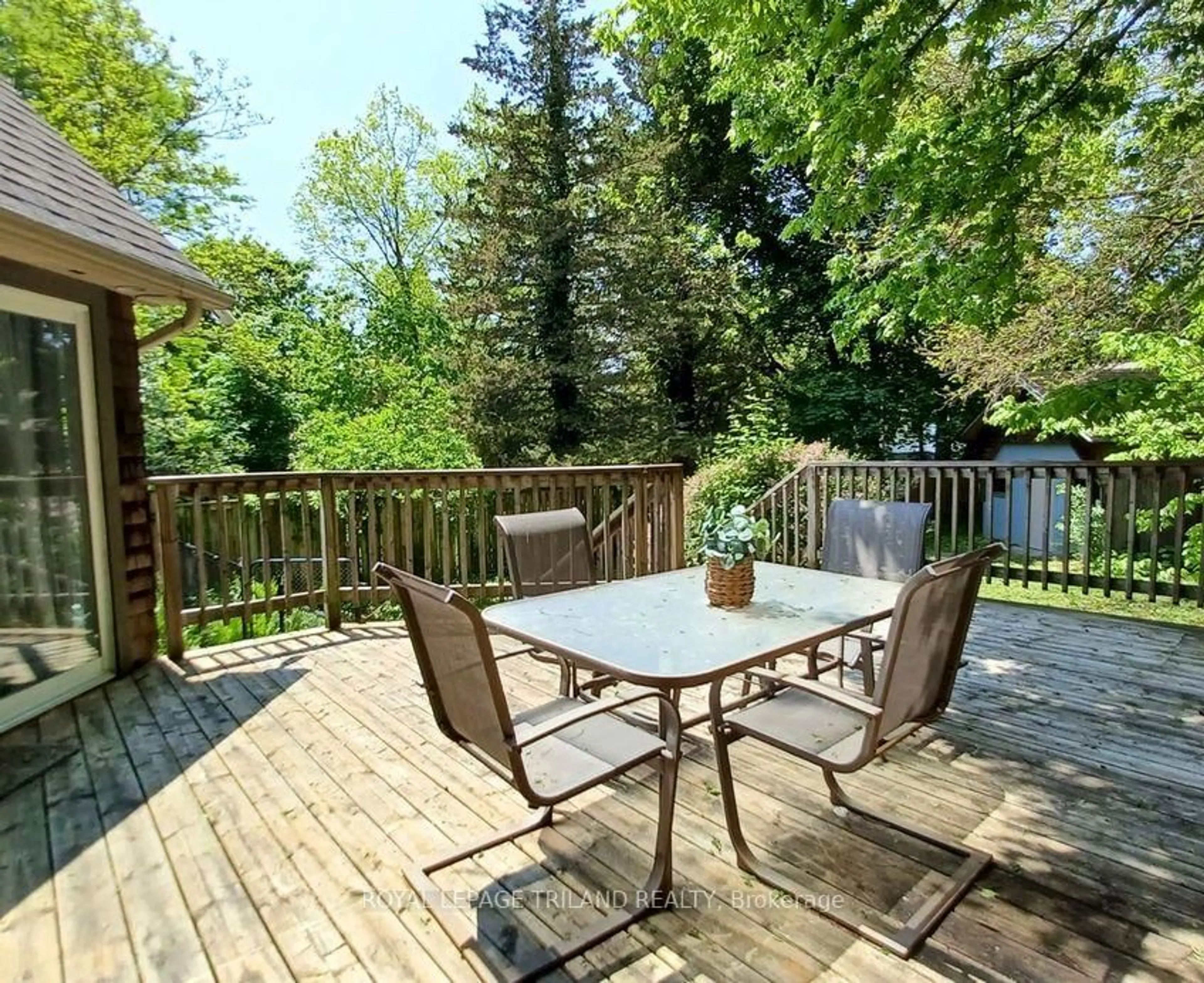 Patio, unknown for 16 Woodward Ave, London North Ontario N6H 2G7