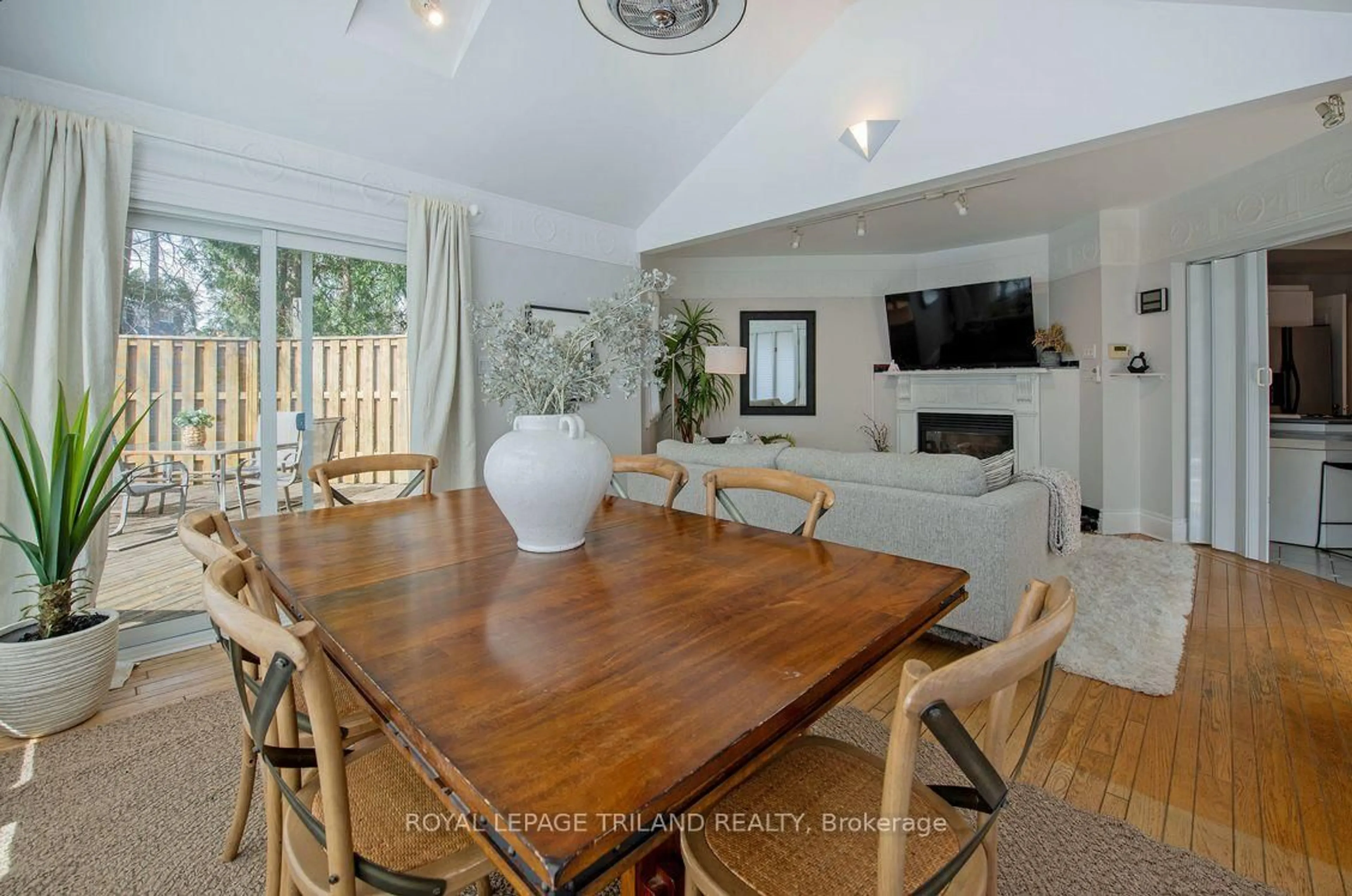 Dining room, unknown for 16 Woodward Ave, London North Ontario N6H 2G7