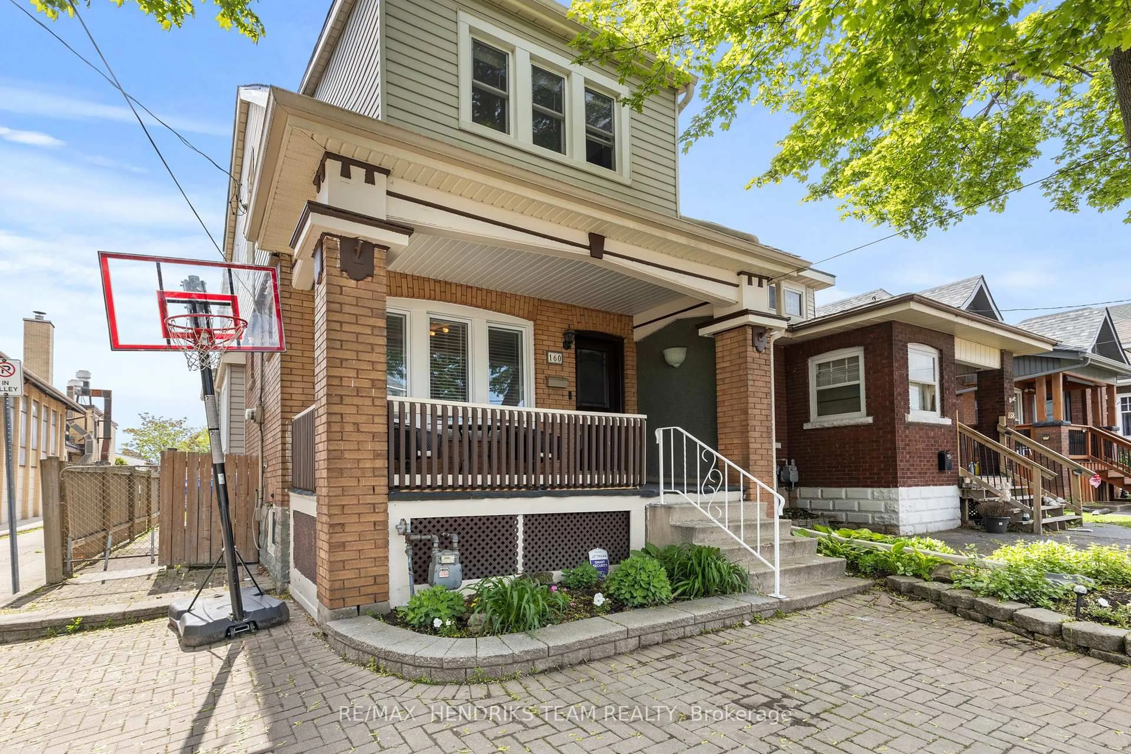 Home with brick exterior material, street for 160 Prospect St, Hamilton Ontario L8L 6X7