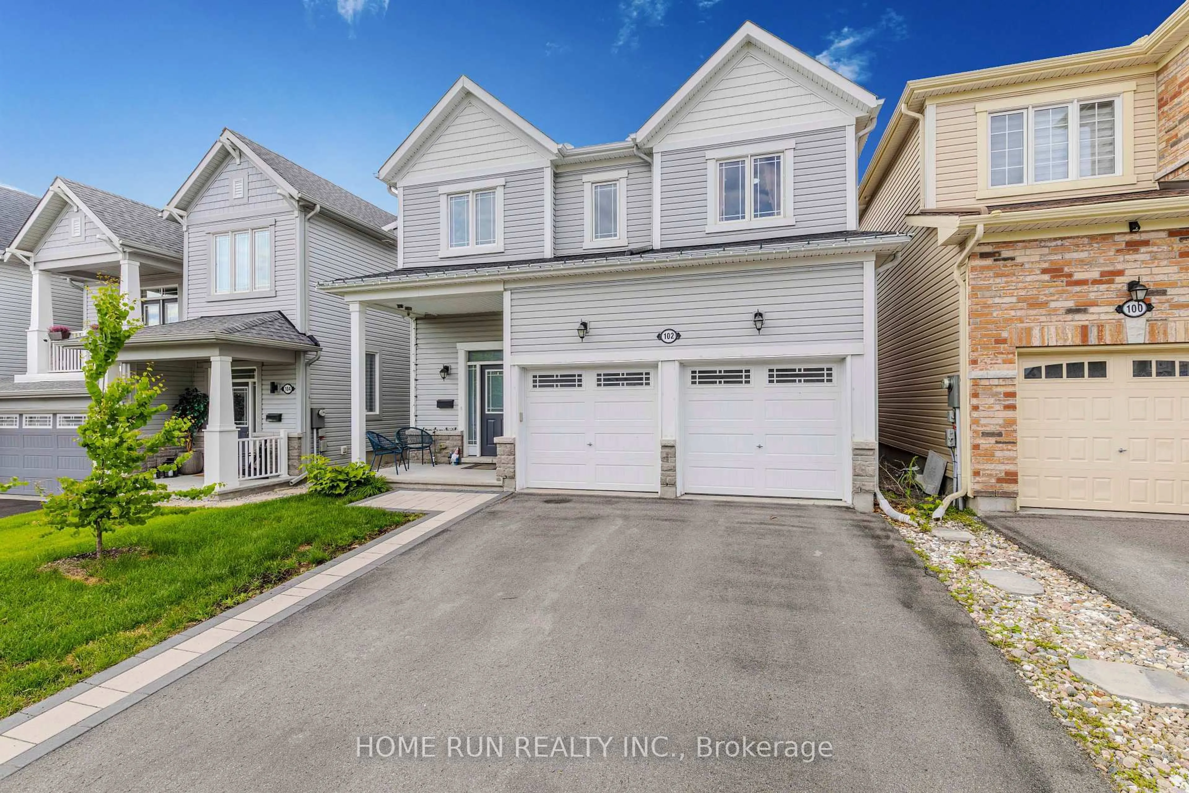 Home with vinyl exterior material, street for 102 Asper Trail Circ, Ottawa Ontario K2M 0L1