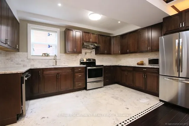 Additional property image - 71 Paisley Ave