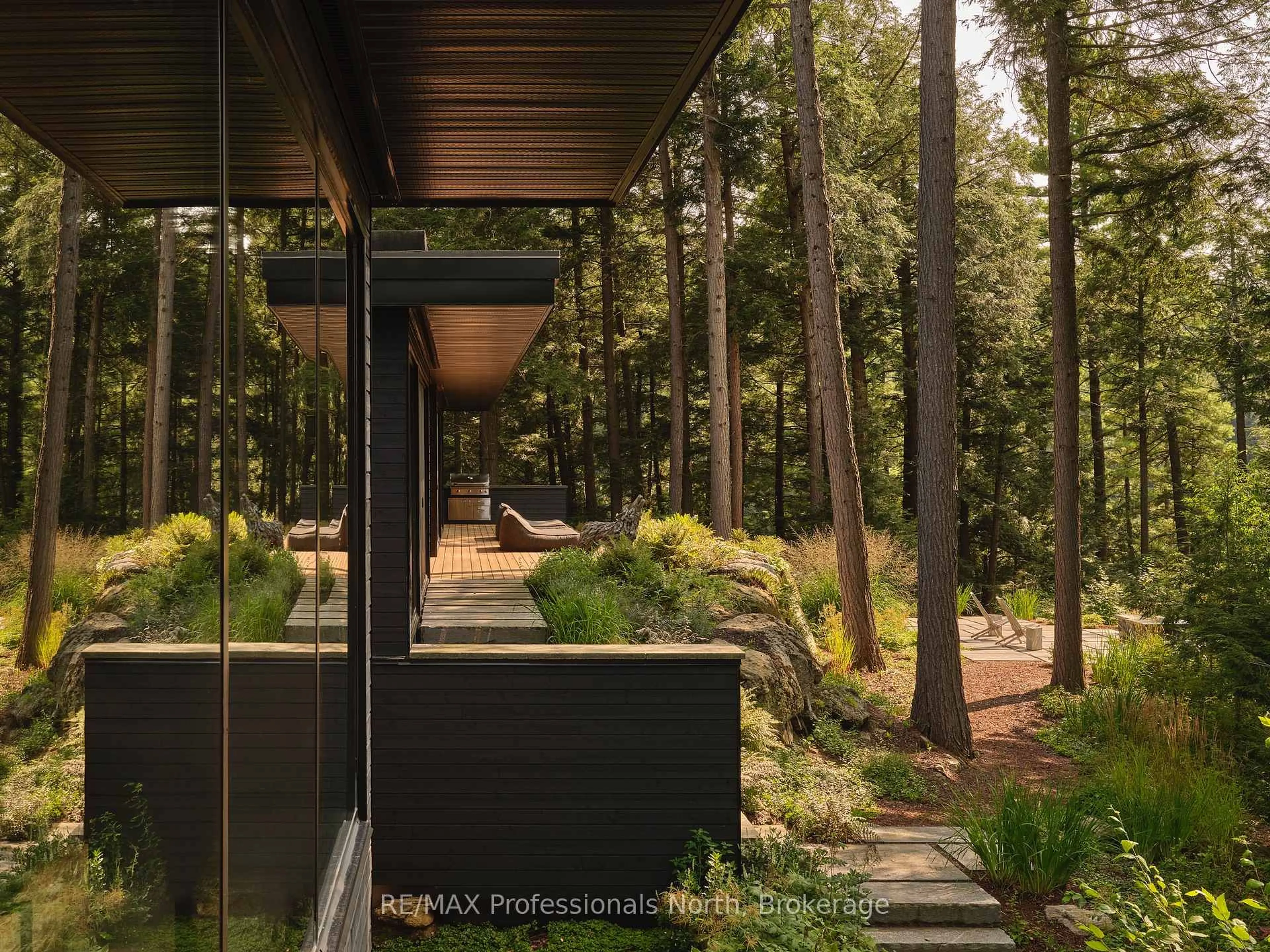 Indoor entryway for 1298 Lipsy Lake Dr, Dysart et al Ontario K0M 1S0