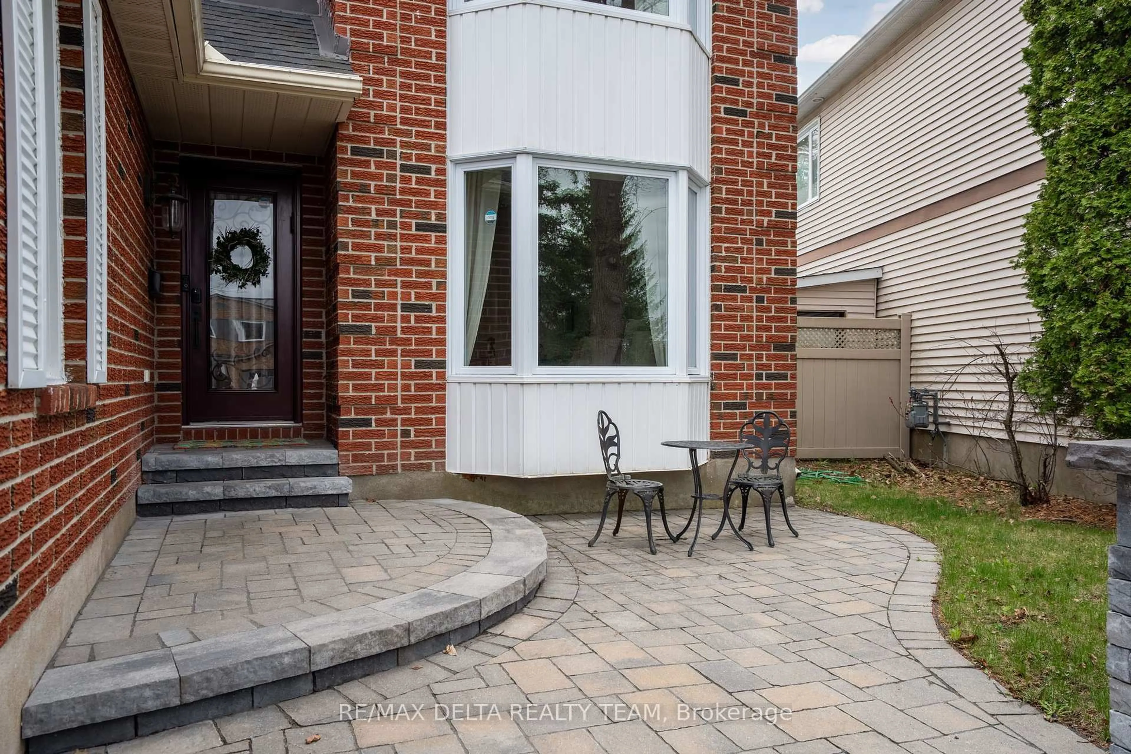 Patio, street for 620 GLENSIDE Terr, Ottawa Ontario K4A 2B7