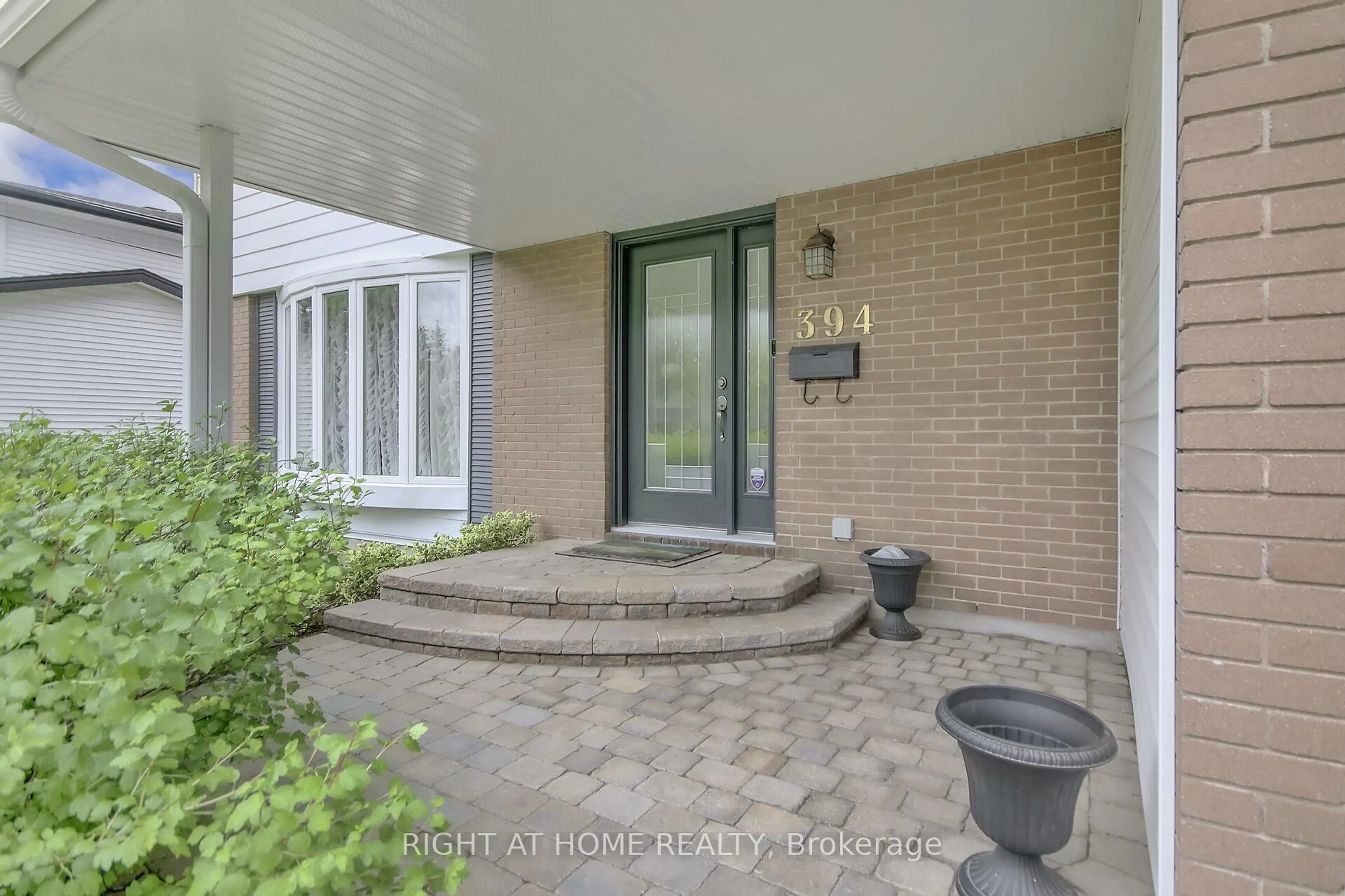 Unknown for 394 Halldon Pl, Ottawa Ontario K2B 7B8
