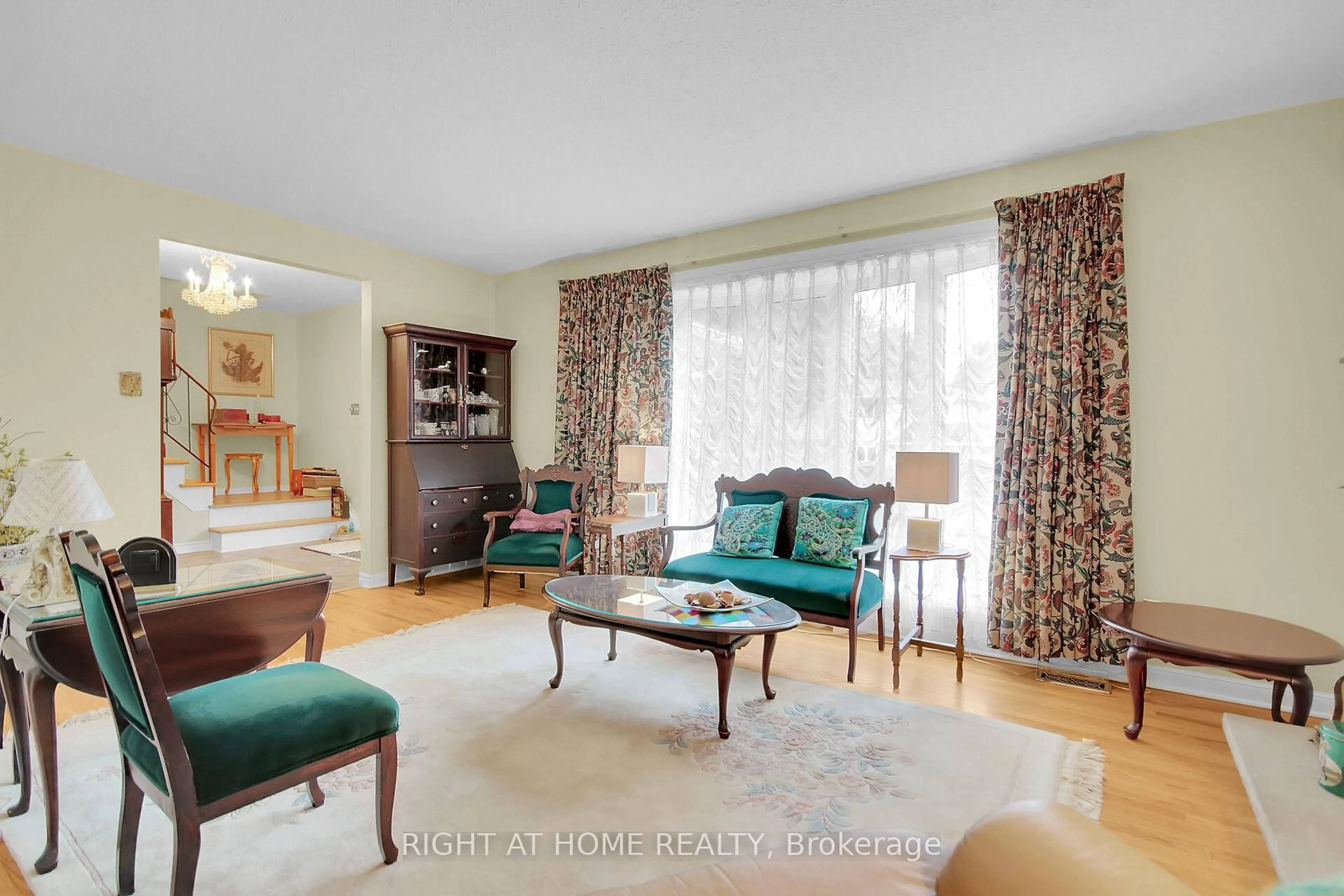 Living room with furniture, unknown for 394 Halldon Pl, Ottawa Ontario K2B 7B8