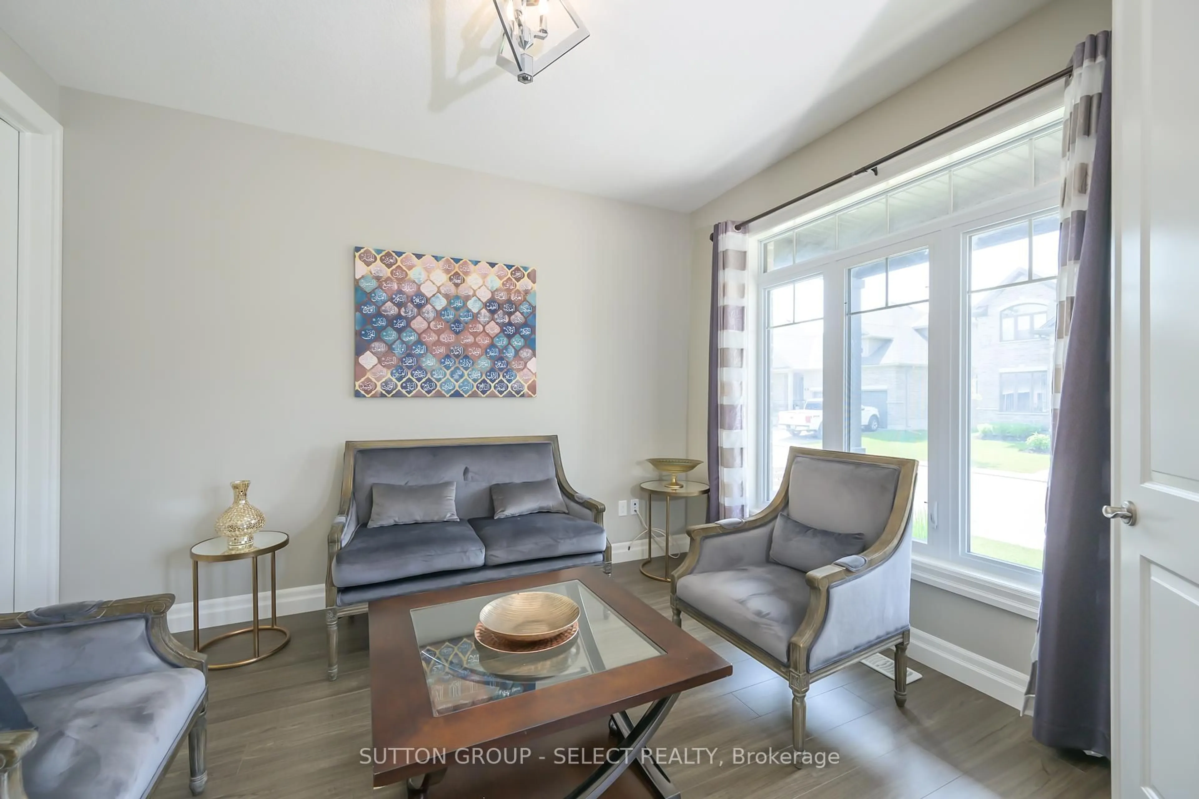 Living room with furniture, unknown for 1061 Eagletrace Dr #33, London North Ontario N6G 0T3