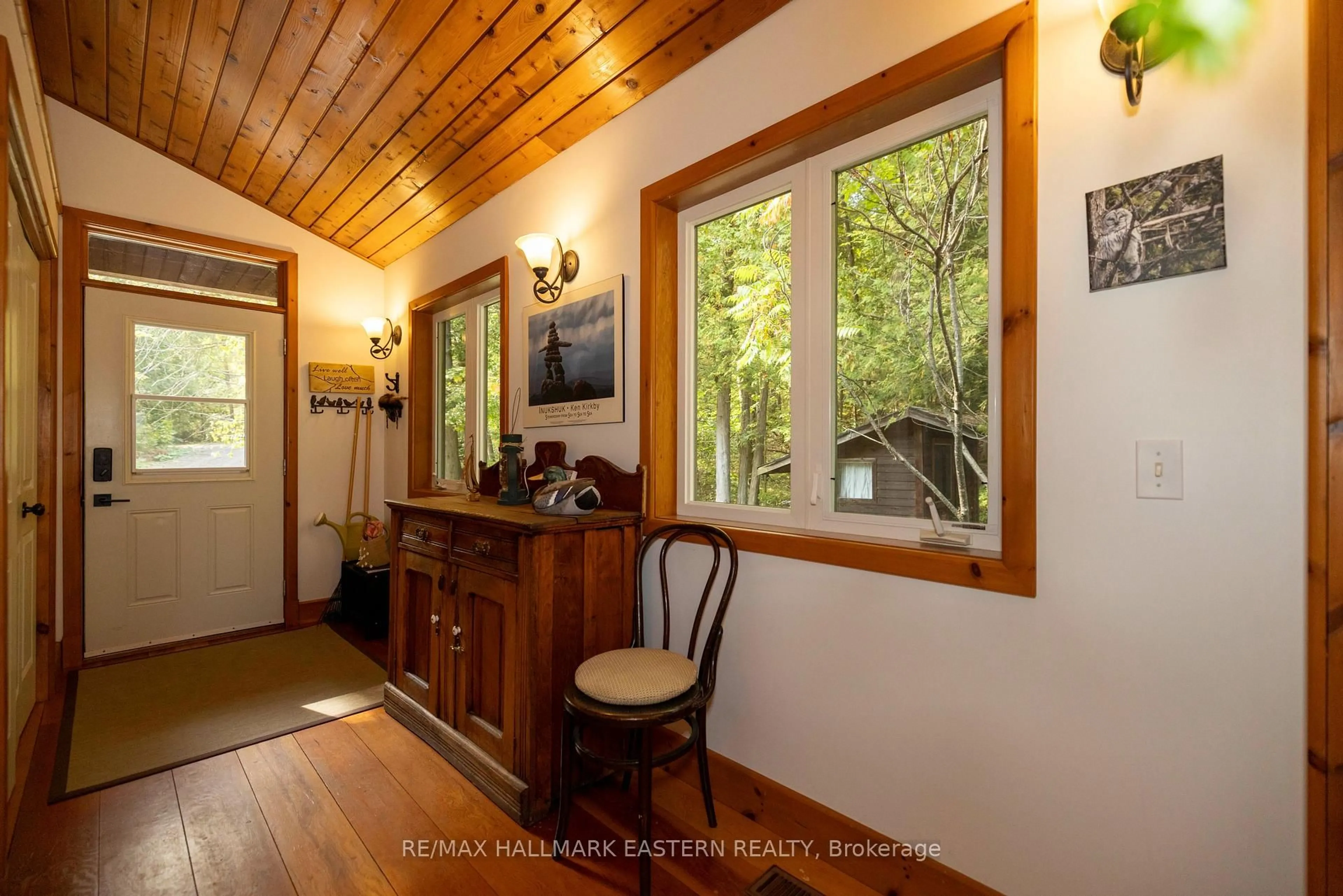 Indoor entryway for 2195 MARSHALL Lane, Selwyn Ontario K0L 2H0