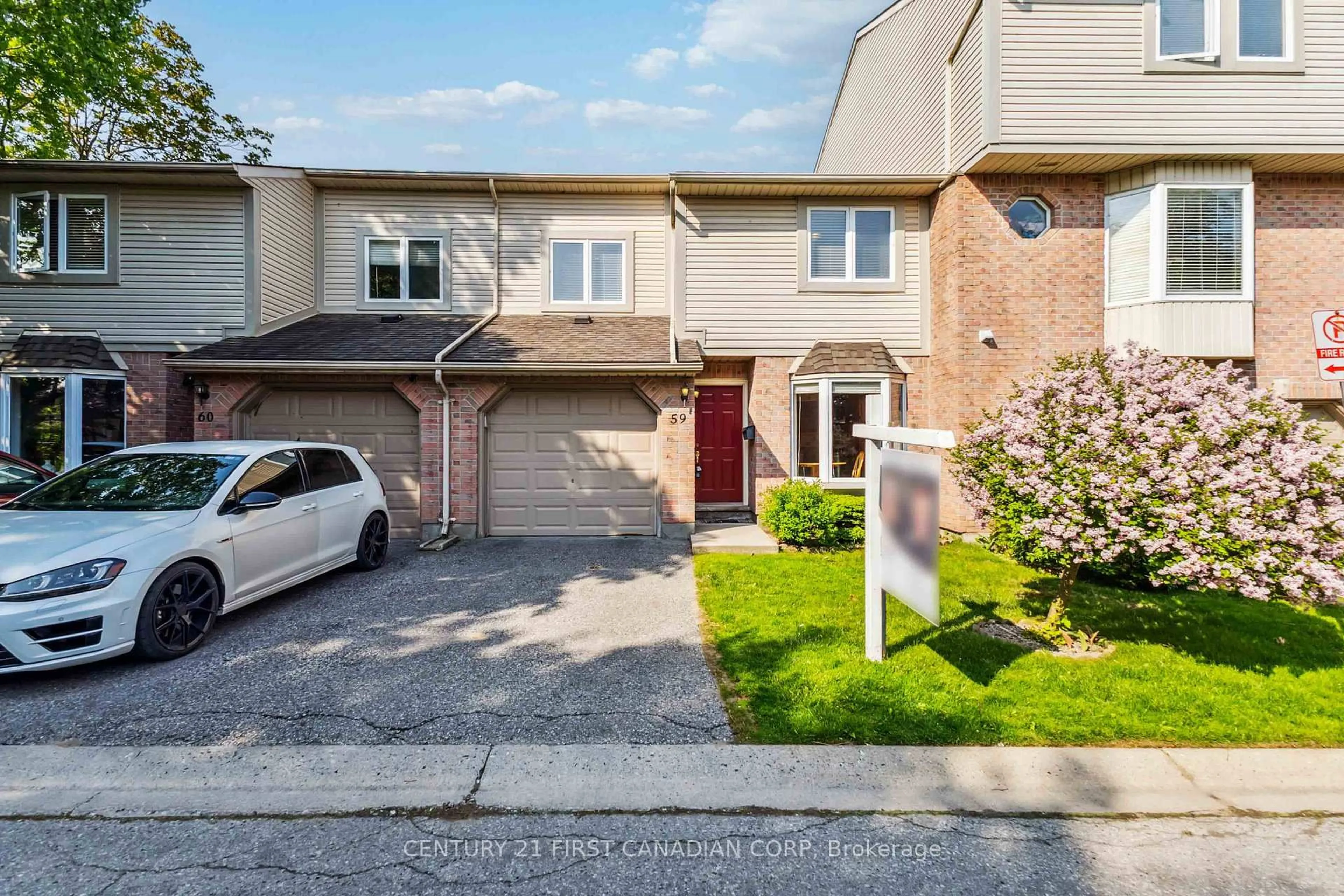 A pic from outside/outdoor area/front of a property/back of a property/a pic from drone, street for 9 Ailsa Pl #59, London South Ontario N5Z 4Z6