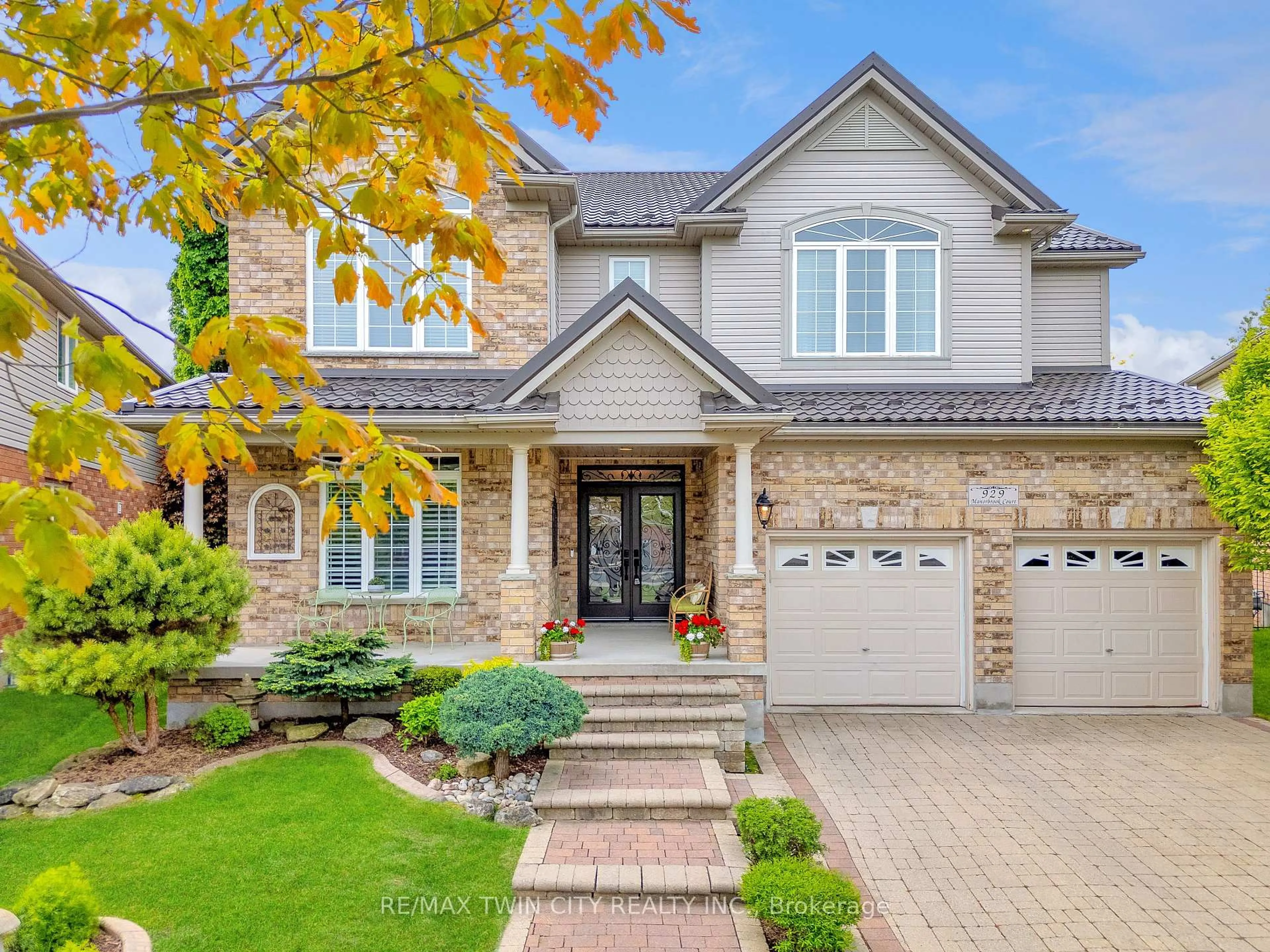 Home with brick exterior material, street for 929 Manorbrook Crt, Kitchener Ontario N2P 2Y2