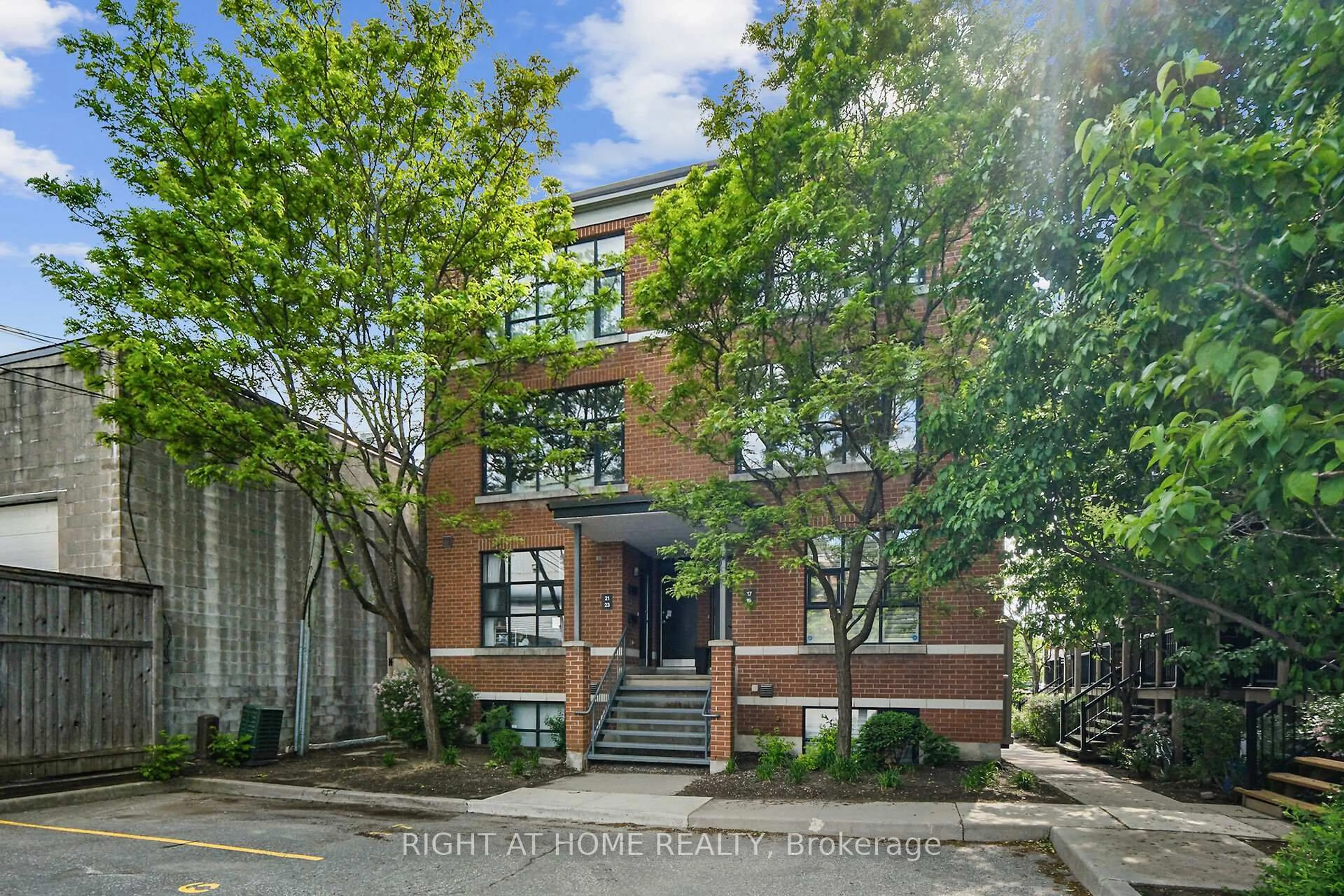 Home with brick exterior material, street for 19 Tuscan Private, Ottawa Ontario K1R 1C6