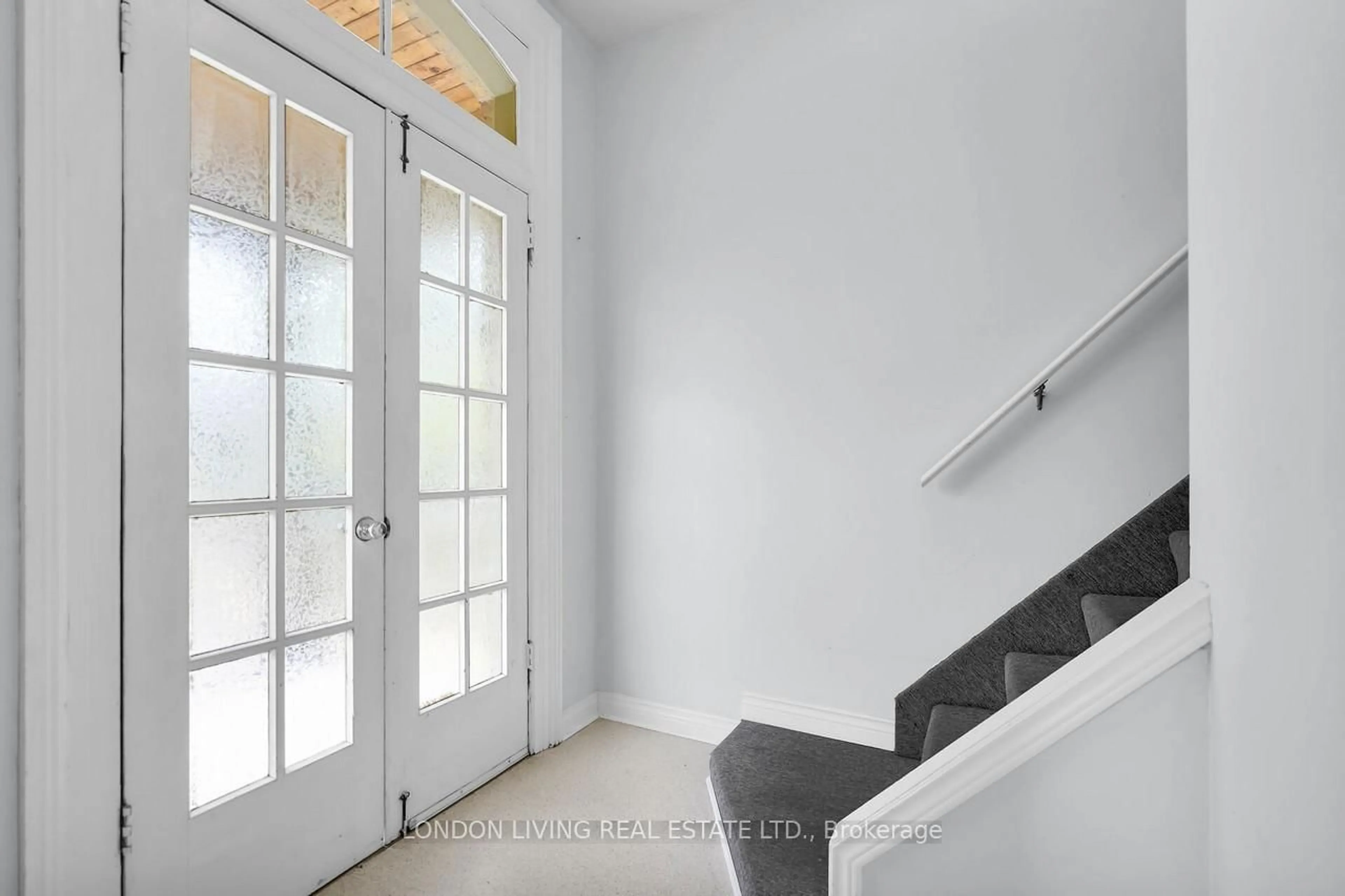 Indoor entryway for 46 Byron Ave, London South Ontario N6C 1C5