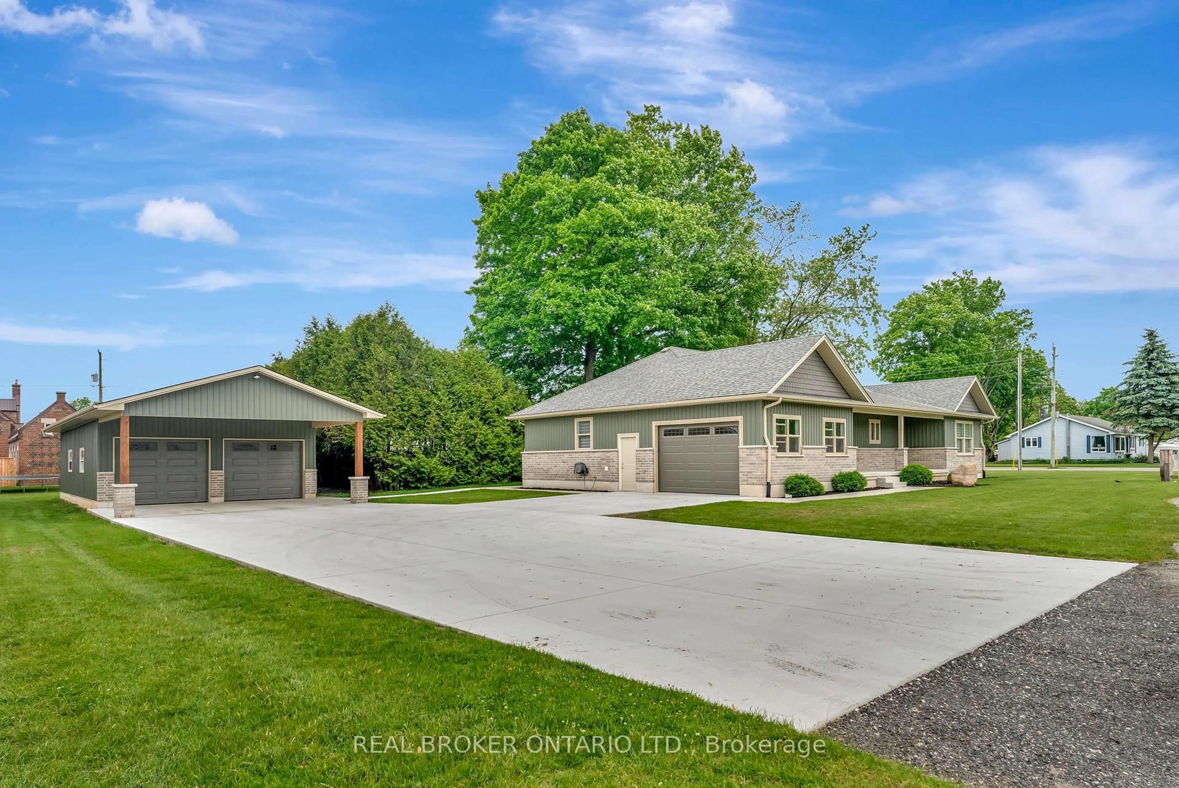 A pic from outside/outdoor area/front of a property/back of a property/a pic from drone, street for 12 Albert St, Norfolk Ontario N5V 2L8