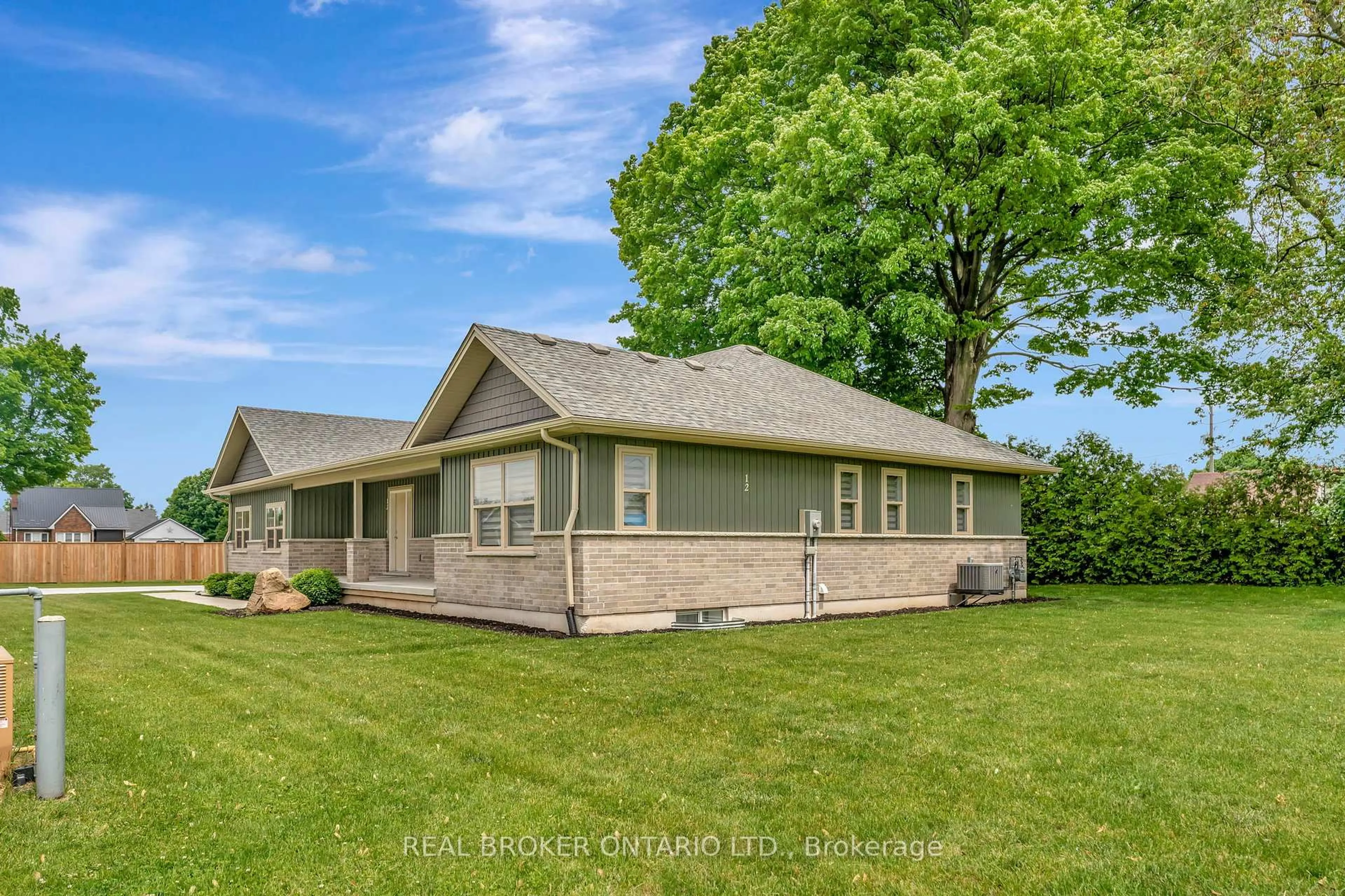 Unknown for 12 Albert St, Norfolk Ontario N5V 2L8