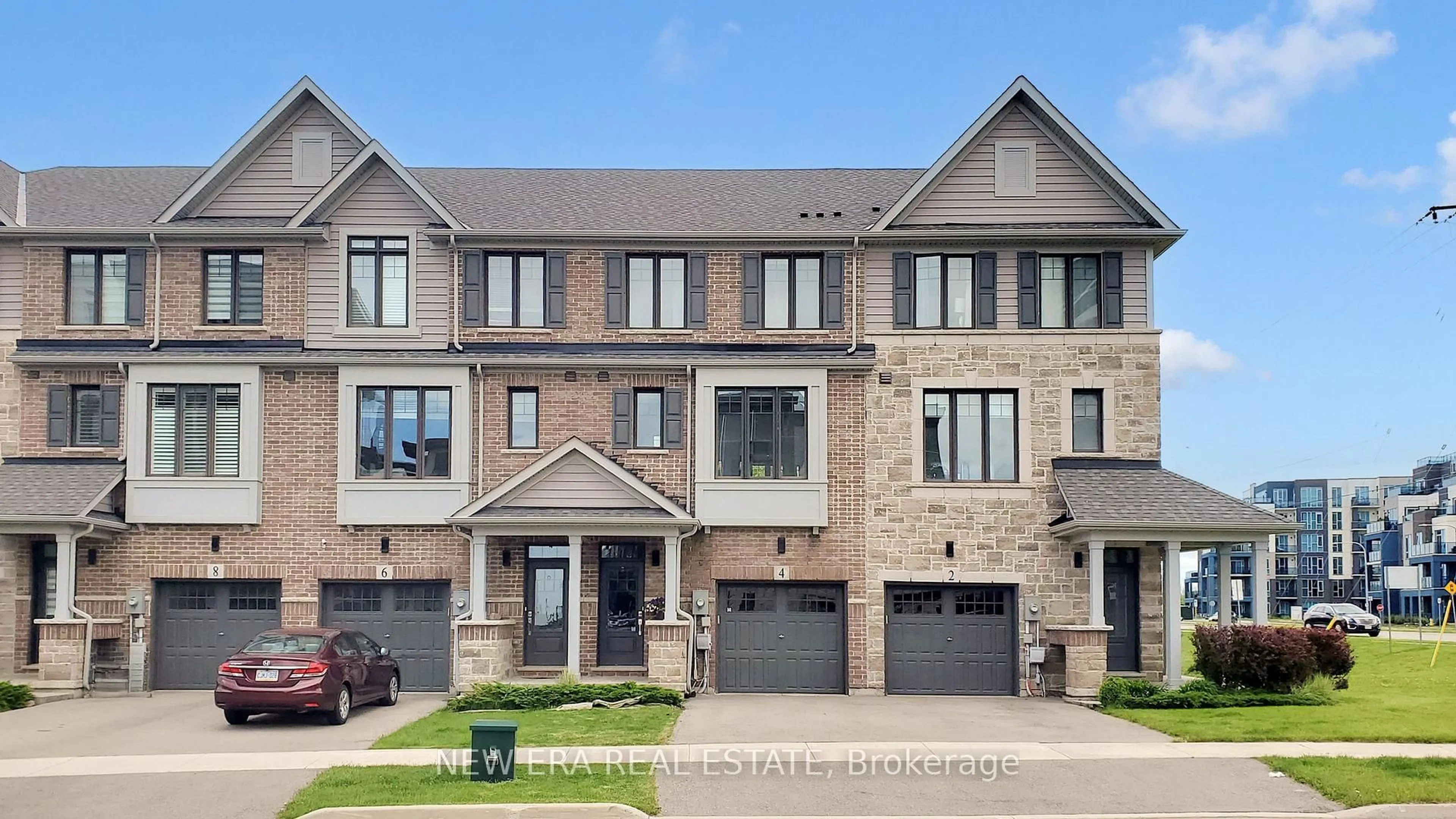 Home with brick exterior material, street for 4 Place Polonaise Dr, Grimsby Ontario L3M 0H3