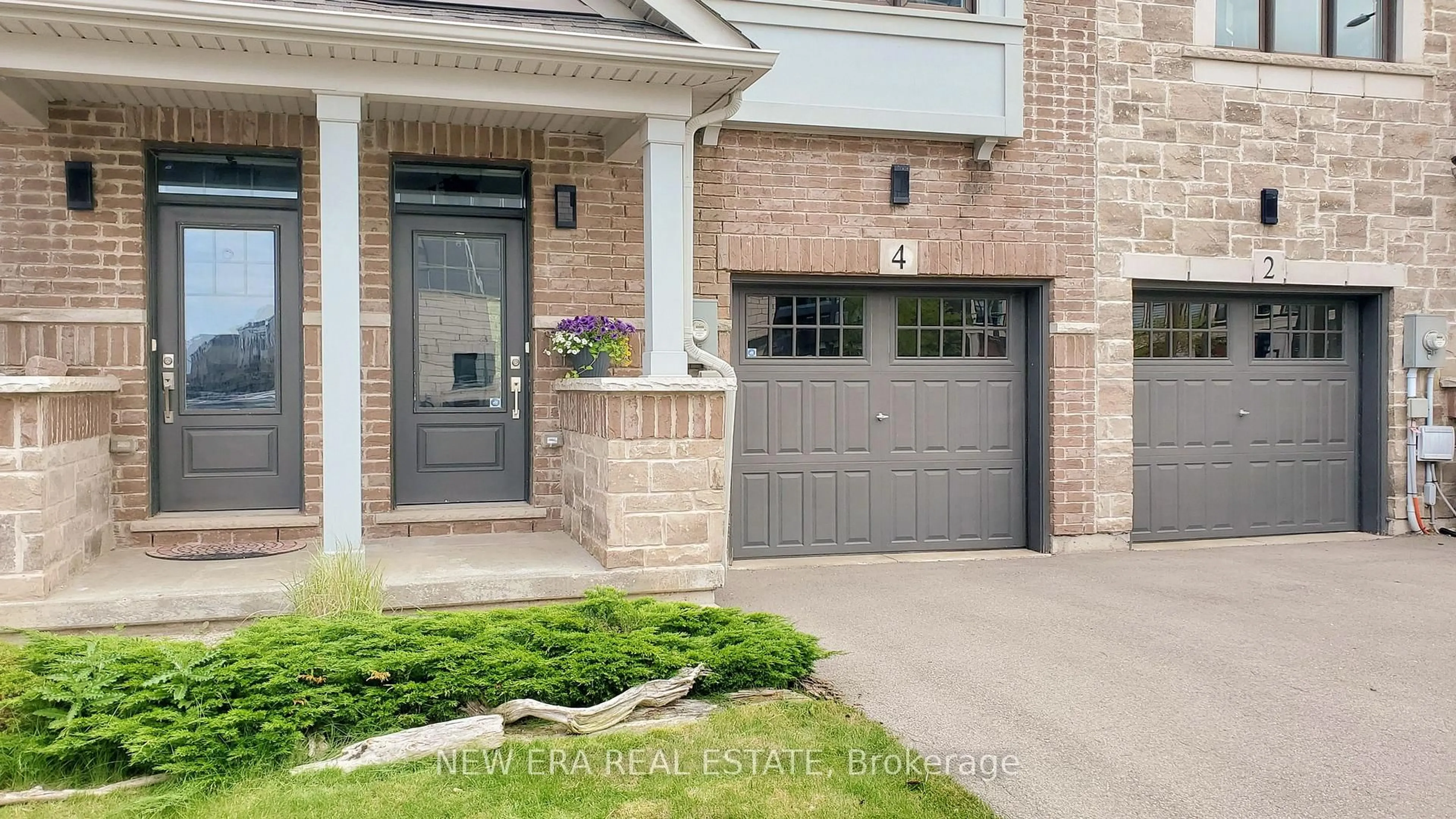 Home with brick exterior material, street for 4 Place Polonaise Dr, Grimsby Ontario L3M 0H3