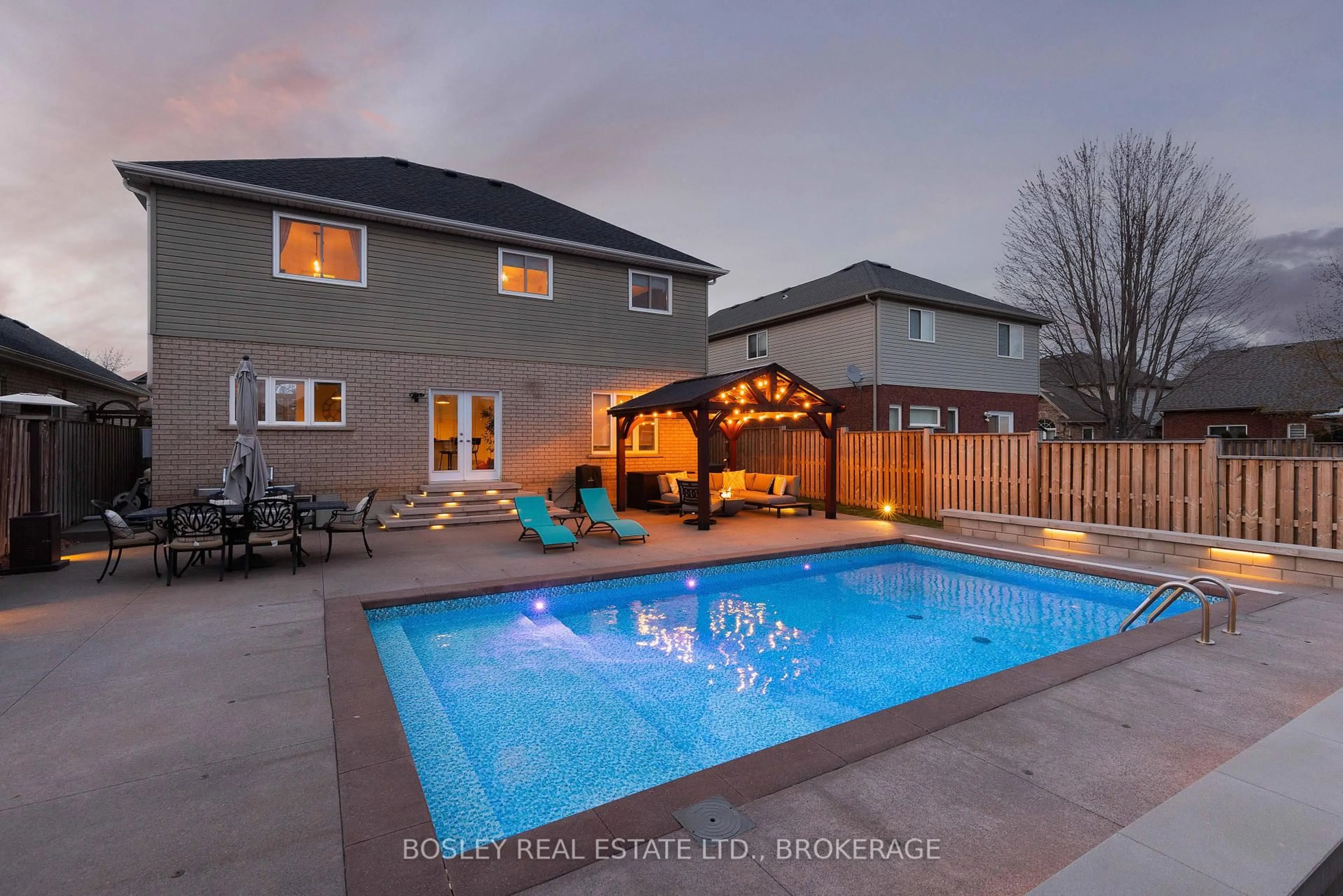 Pool for 8 Damson St, St. Catharines Ontario L2S 4B2