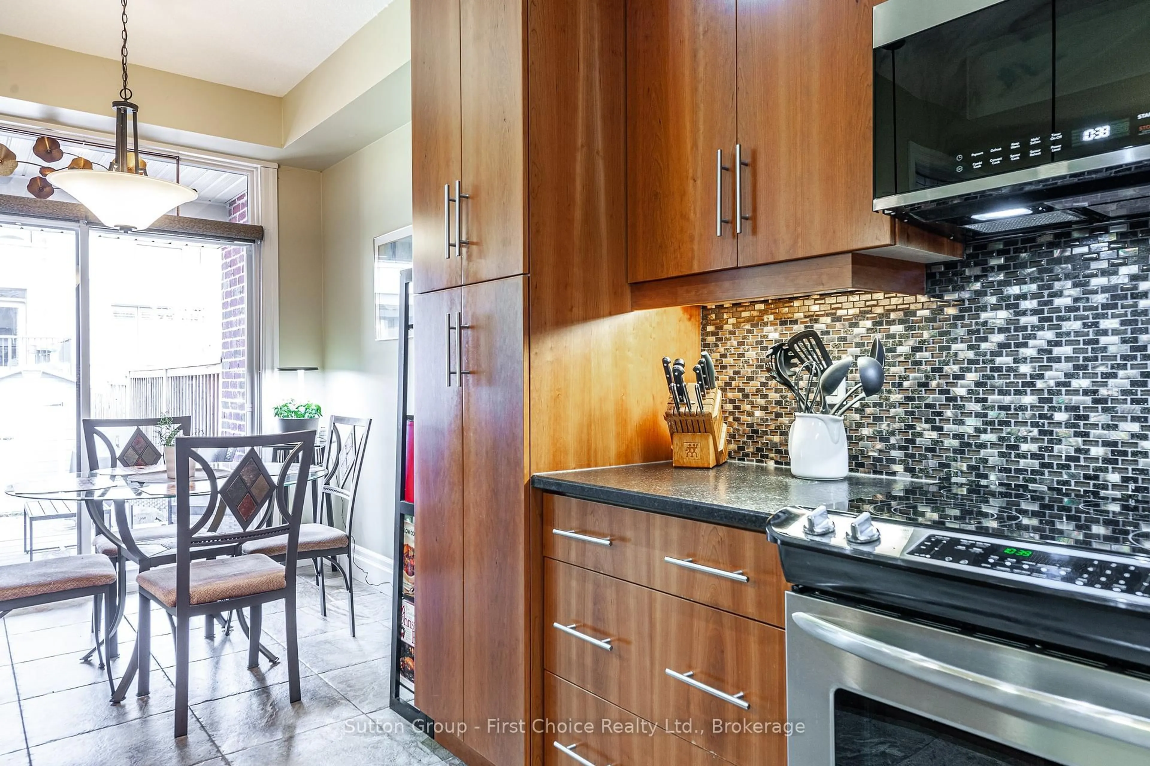Contemporary kitchen, ceramic/tile floor for 138 Oak Park Dr, Waterloo Ontario N2K 0B3