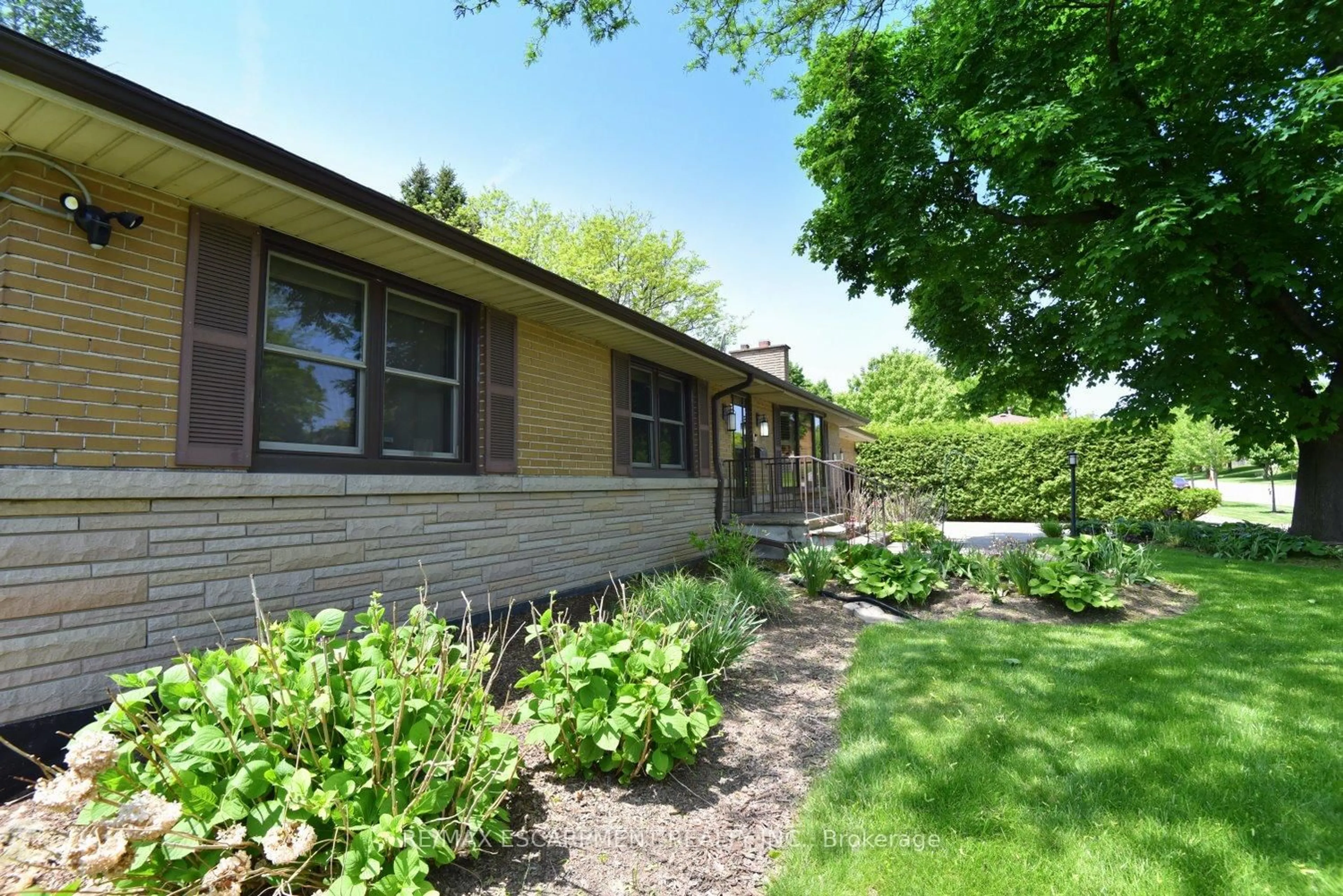 Unknown for 471 Stone Church Rd, Hamilton Ontario L9B 1R7