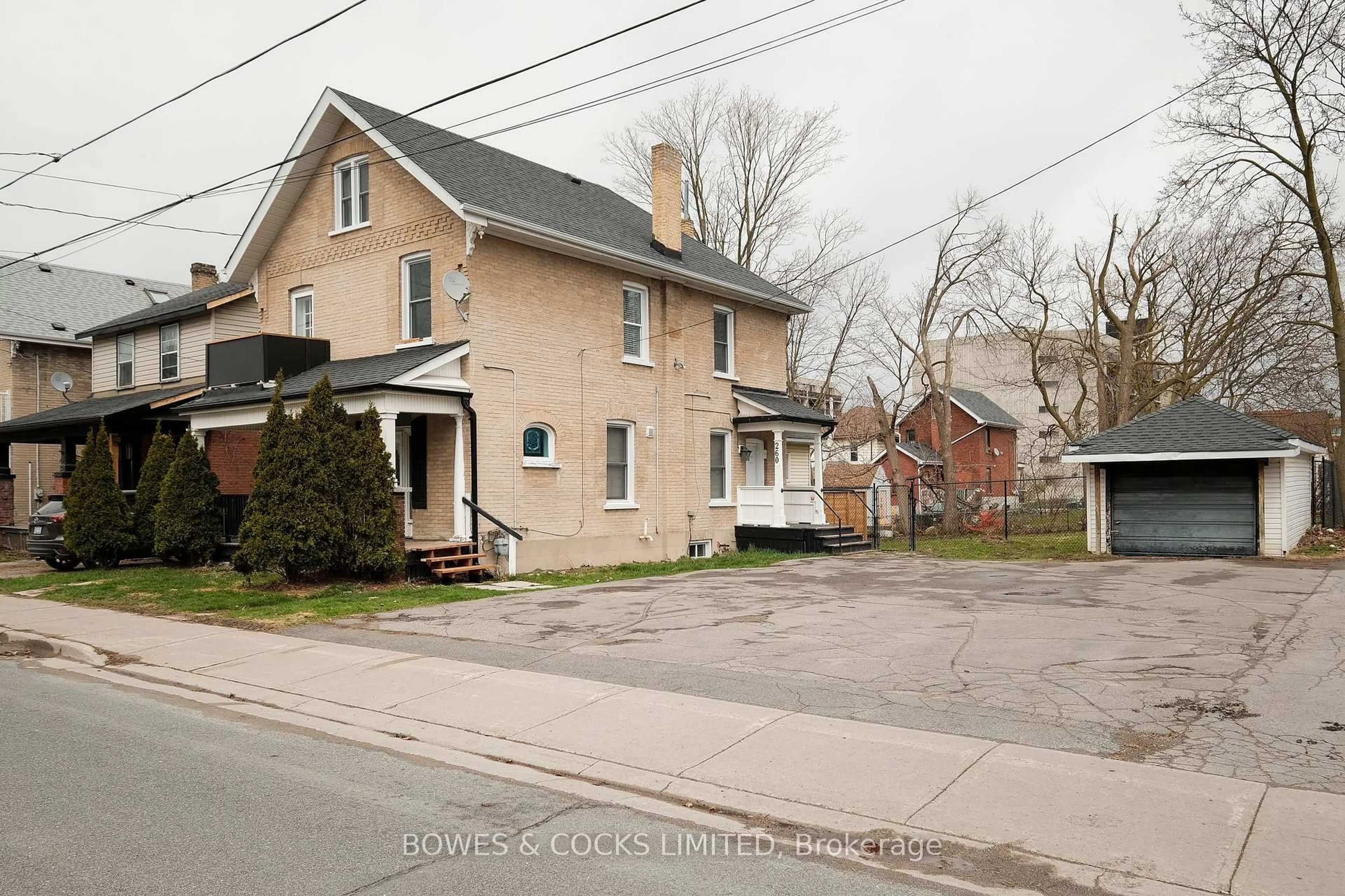 A pic from outside/outdoor area/front of a property/back of a property/a pic from drone, street for 260 Stewart St, Peterborough Central Ontario K9J 3M9