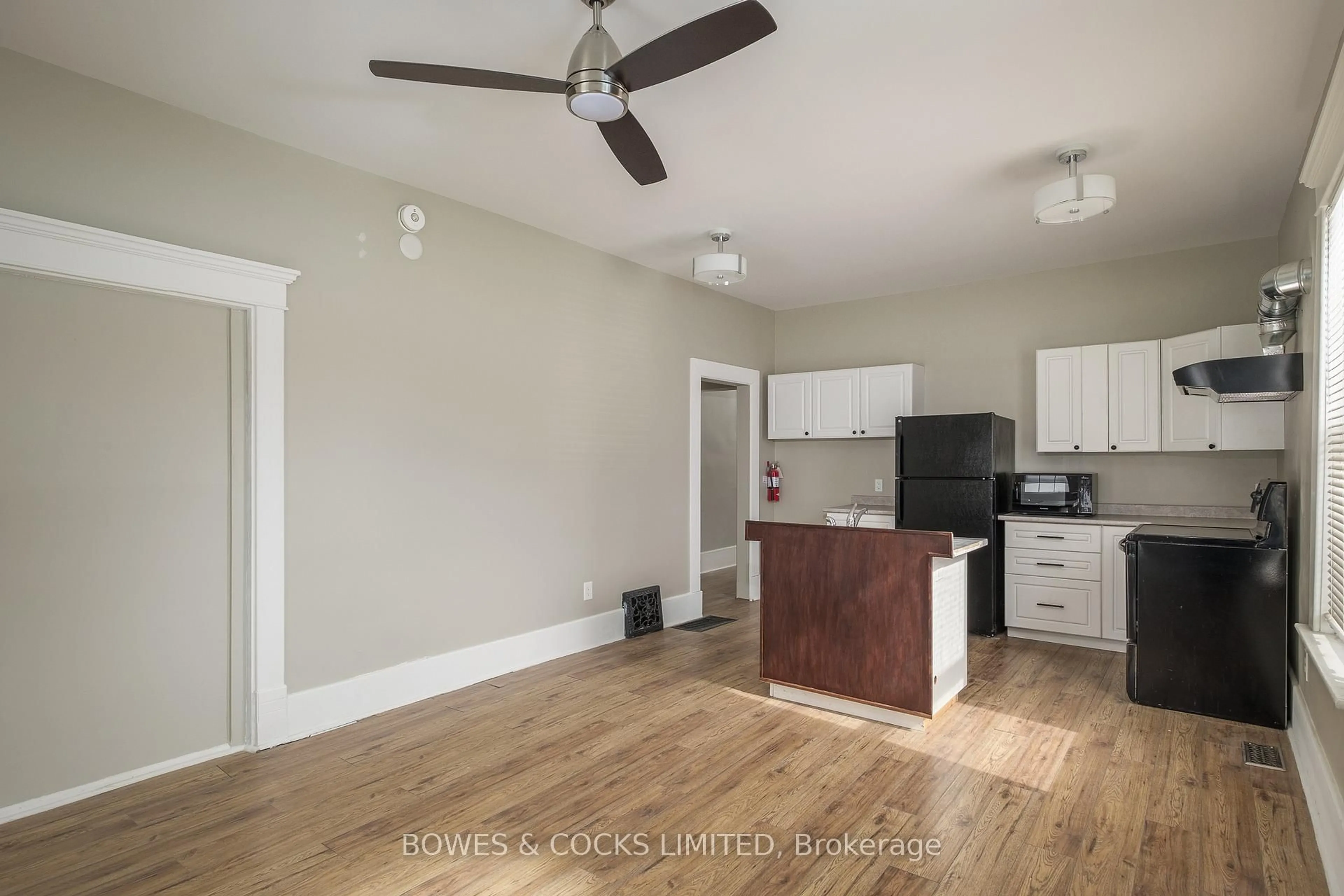 A pic of a room for 260 Stewart St, Peterborough Central Ontario K9J 3M9
