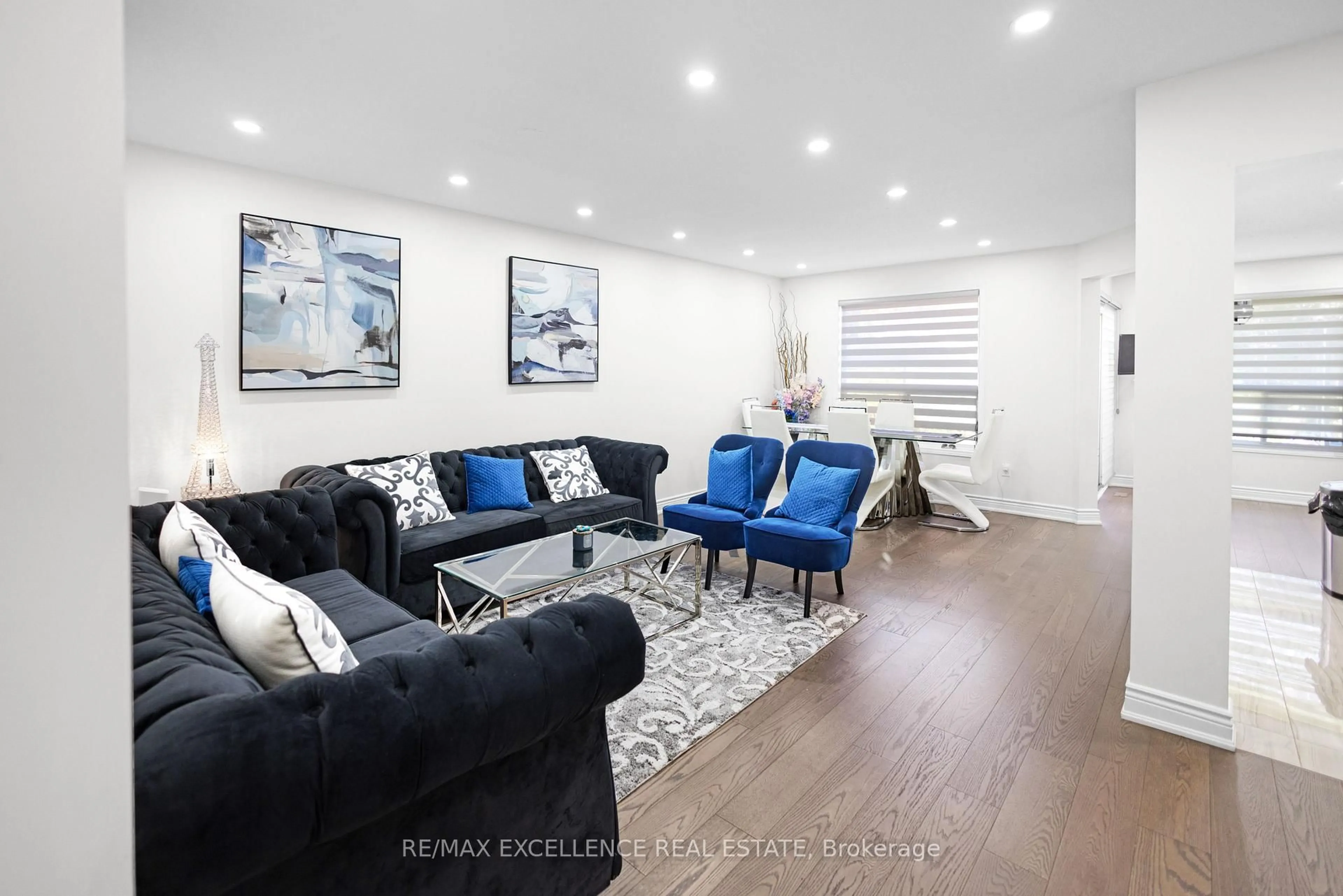 Living room with furniture, unknown for 69 Rush Meadow St, Kitchener Ontario N2R 1T2