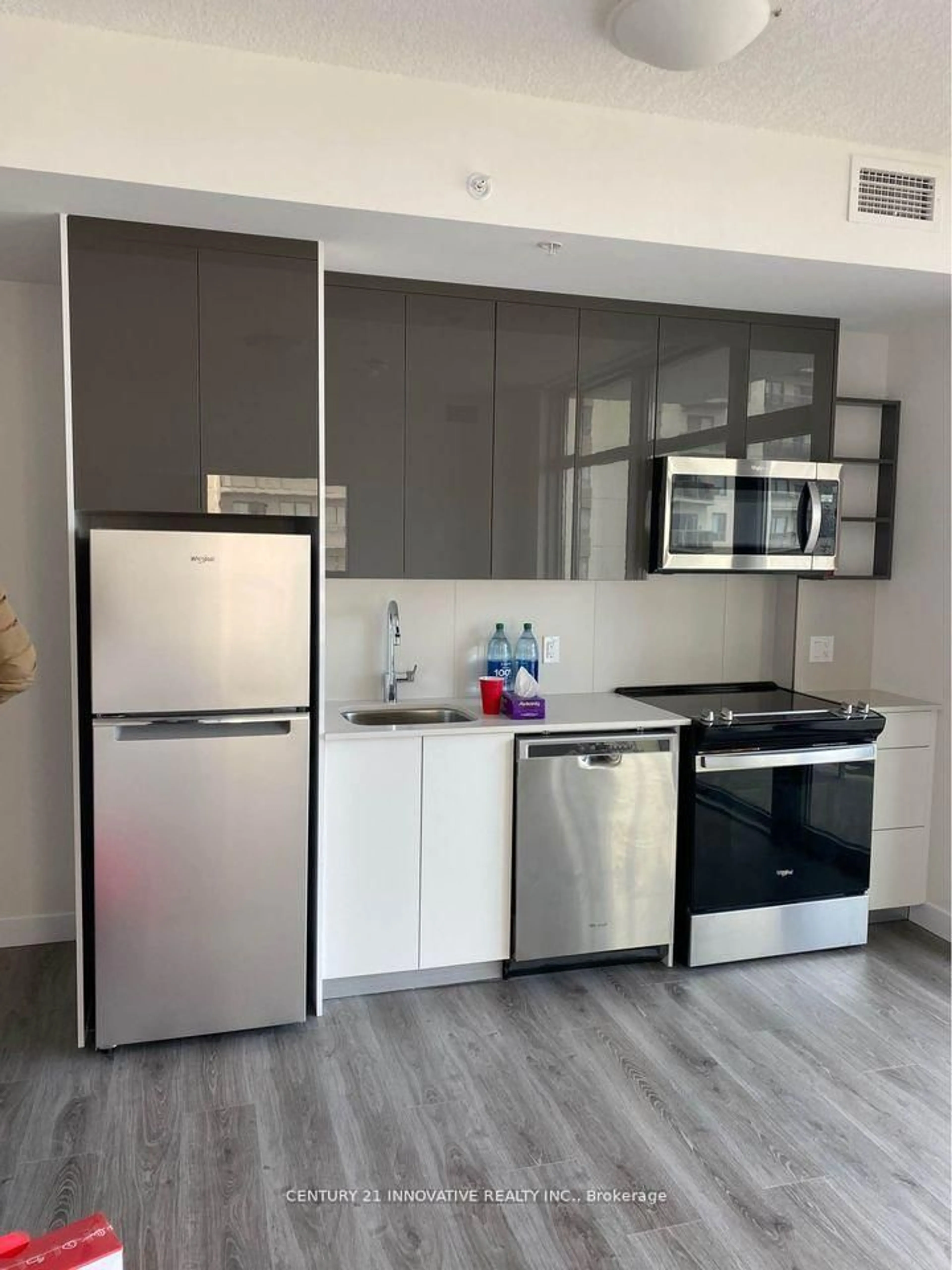 Standard kitchen, unknown for 60 Frederick St #1007, Kitchener Ontario N2H 0C7