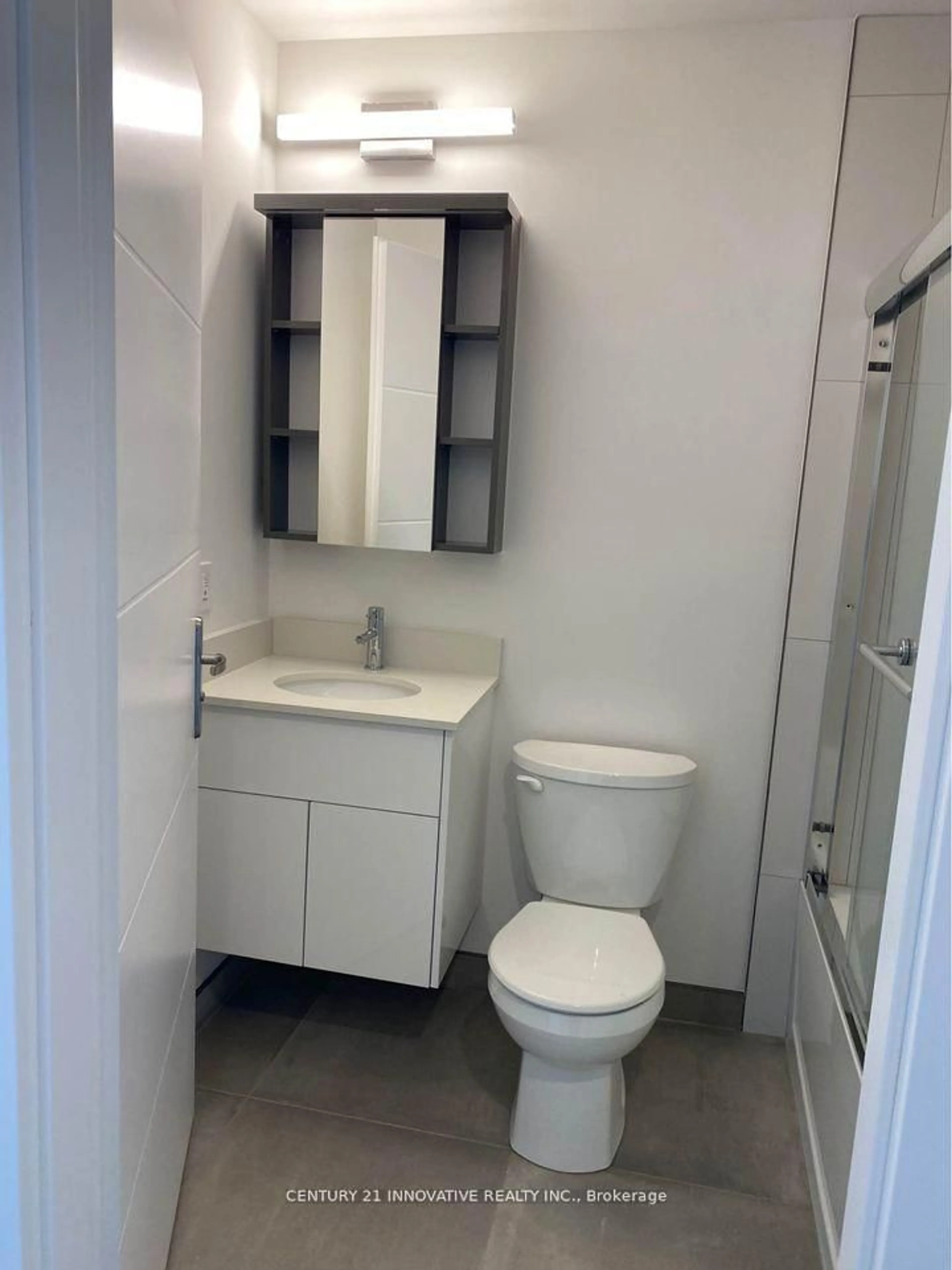Standard bathroom, unknown for 60 Frederick St #1007, Kitchener Ontario N2H 0C7