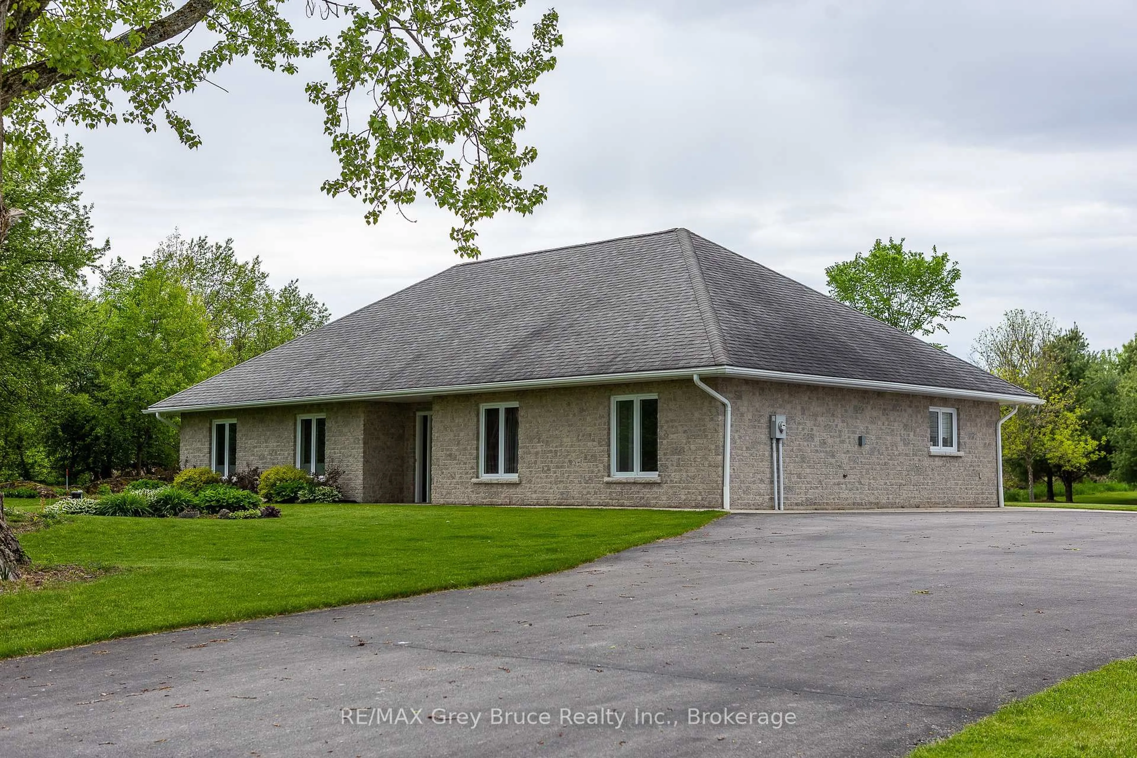 A pic from outside/outdoor area/front of a property/back of a property/a pic from drone, street for 200315 10 Sdrd, Georgian Bluffs Ontario N0H 2K0