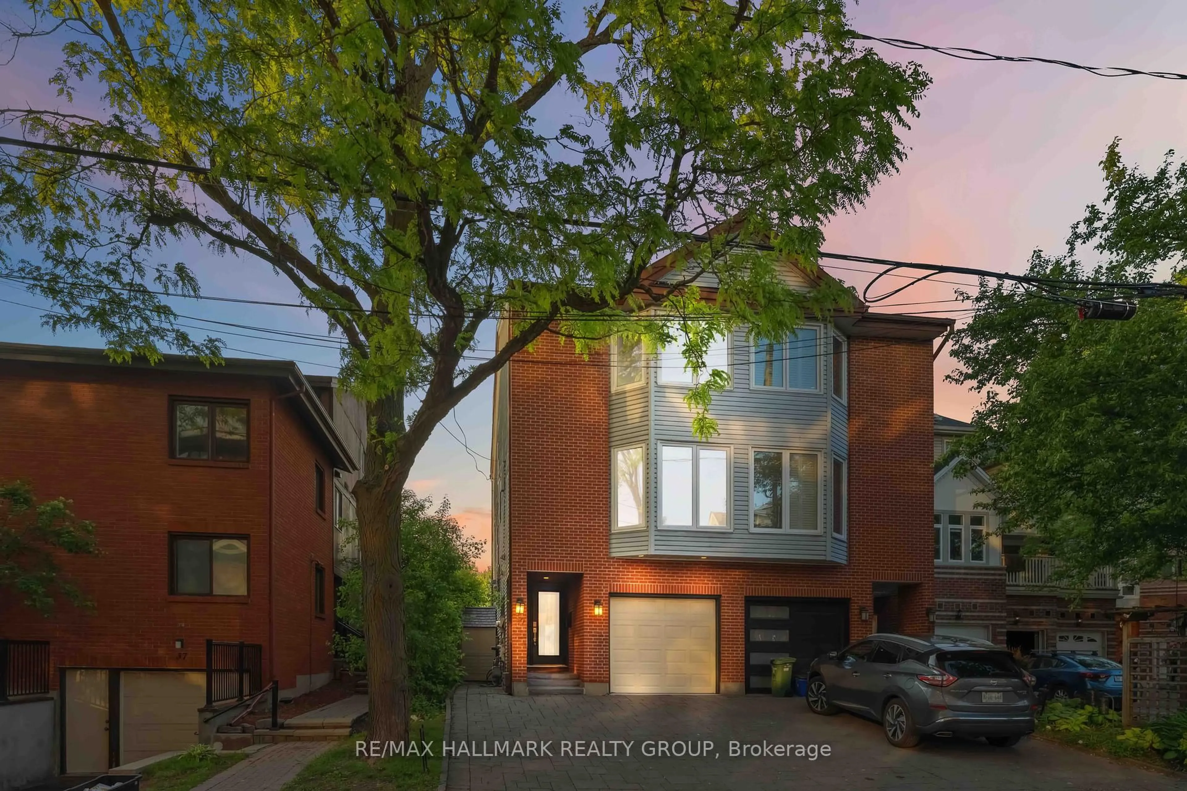 Home with brick exterior material, street for 39 Robinson Ave, Ottawa Ontario K1N 8N8