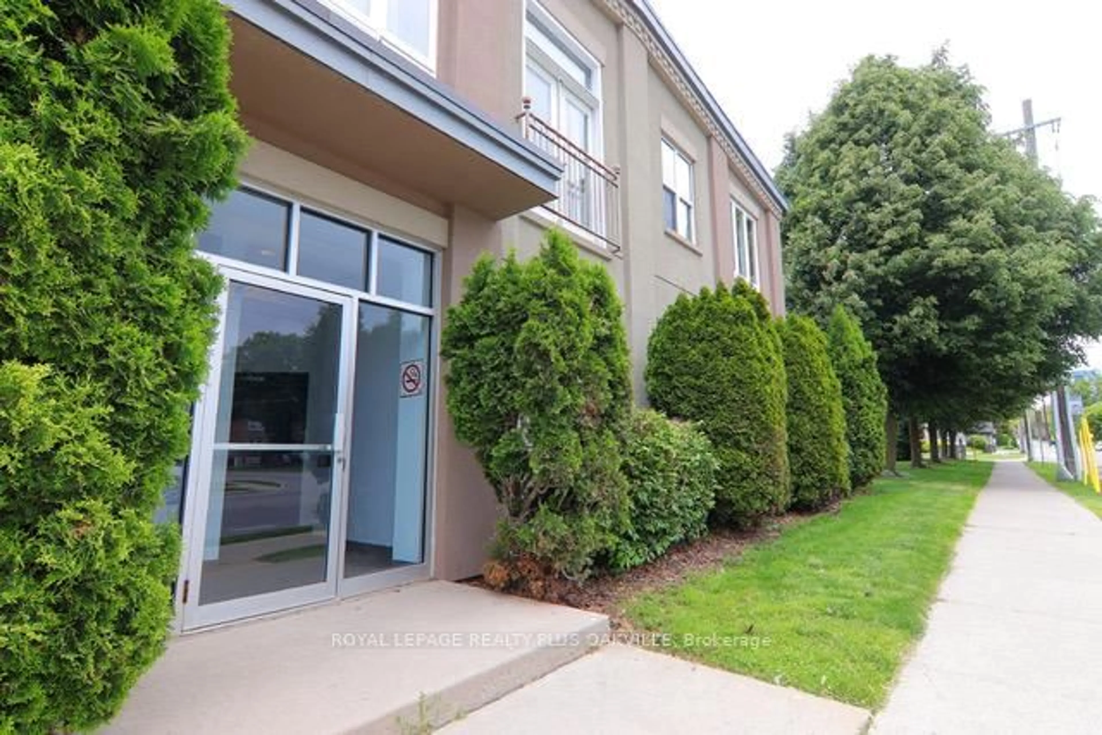 Unknown for 6365 Drummond Rd #110, Niagara Falls Ontario L2G 4N1