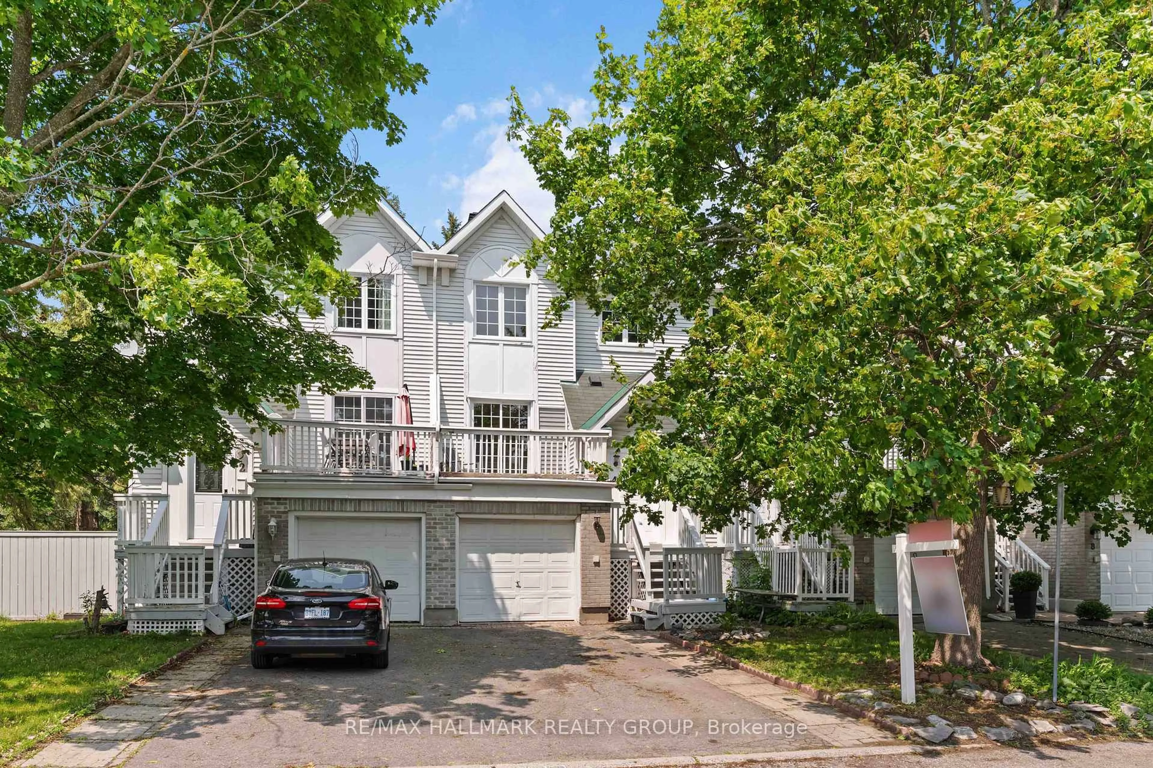 Unknown for 4 Castlegreen Private, Ottawa Ontario K1T 3N2