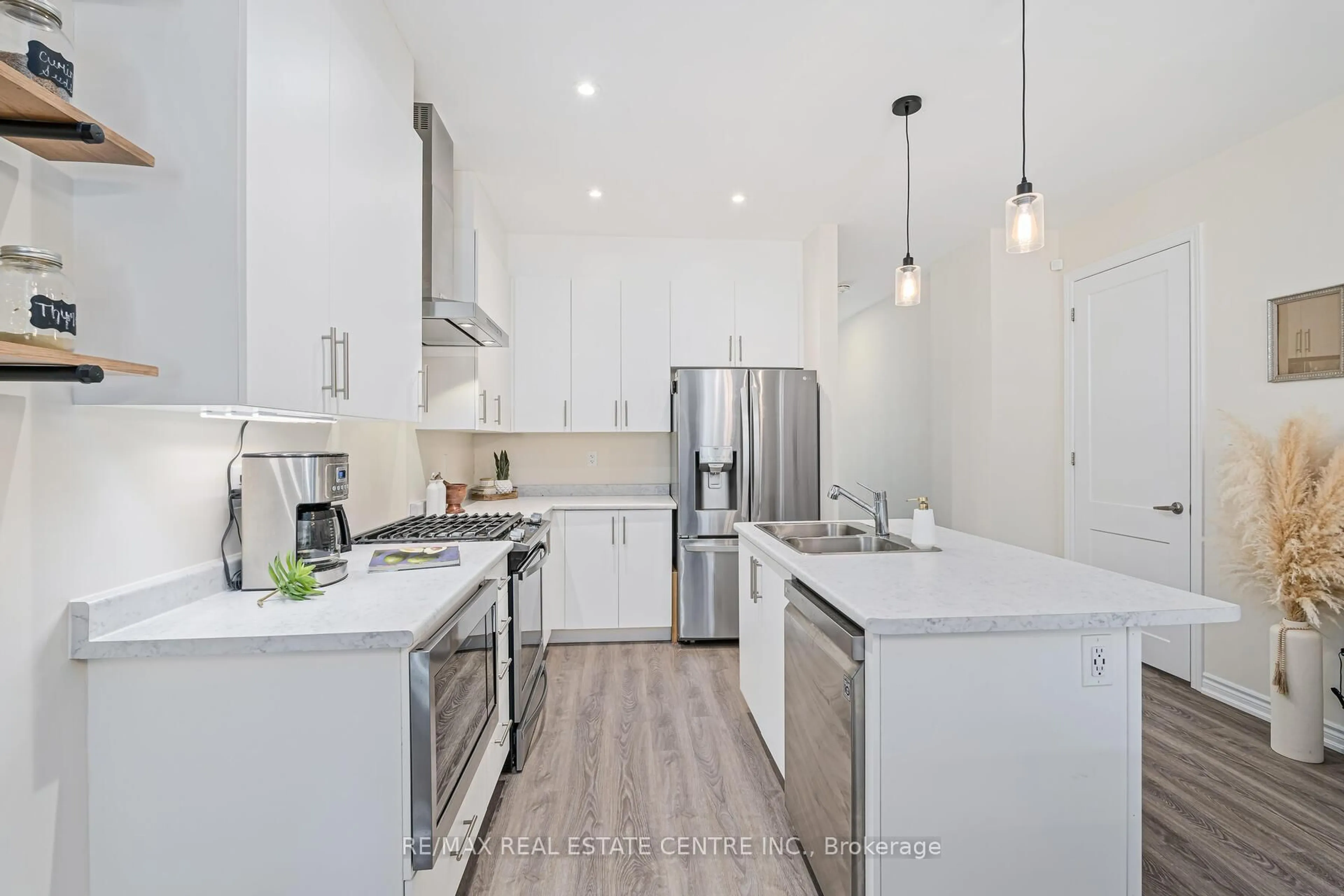 Open concept kitchen, unknown for 43 Elliot Ave, Centre Wellington Ontario N1M 0J3