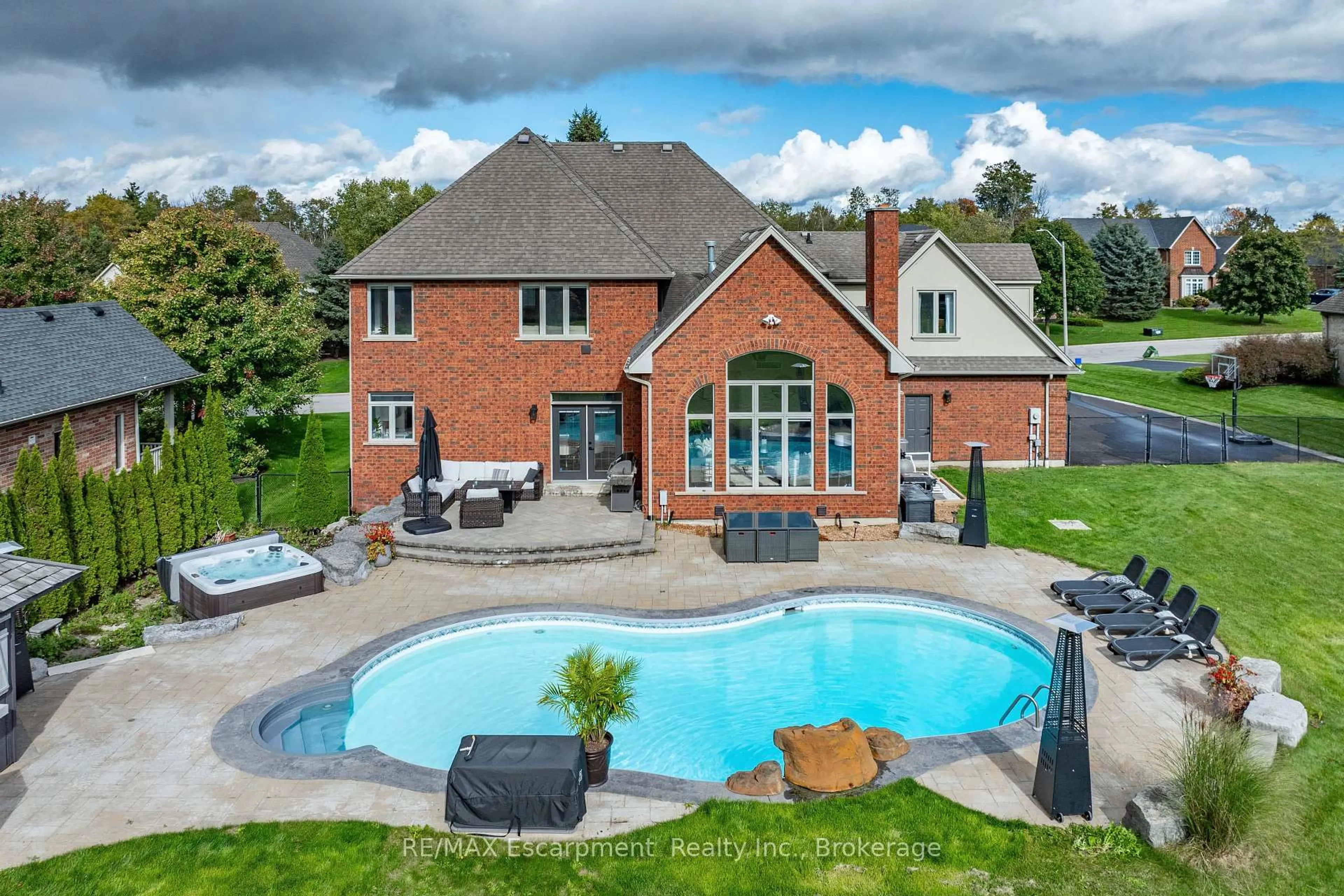 Unknown for 48 PALOMINO Dr, Hamilton Ontario L0R 1H3