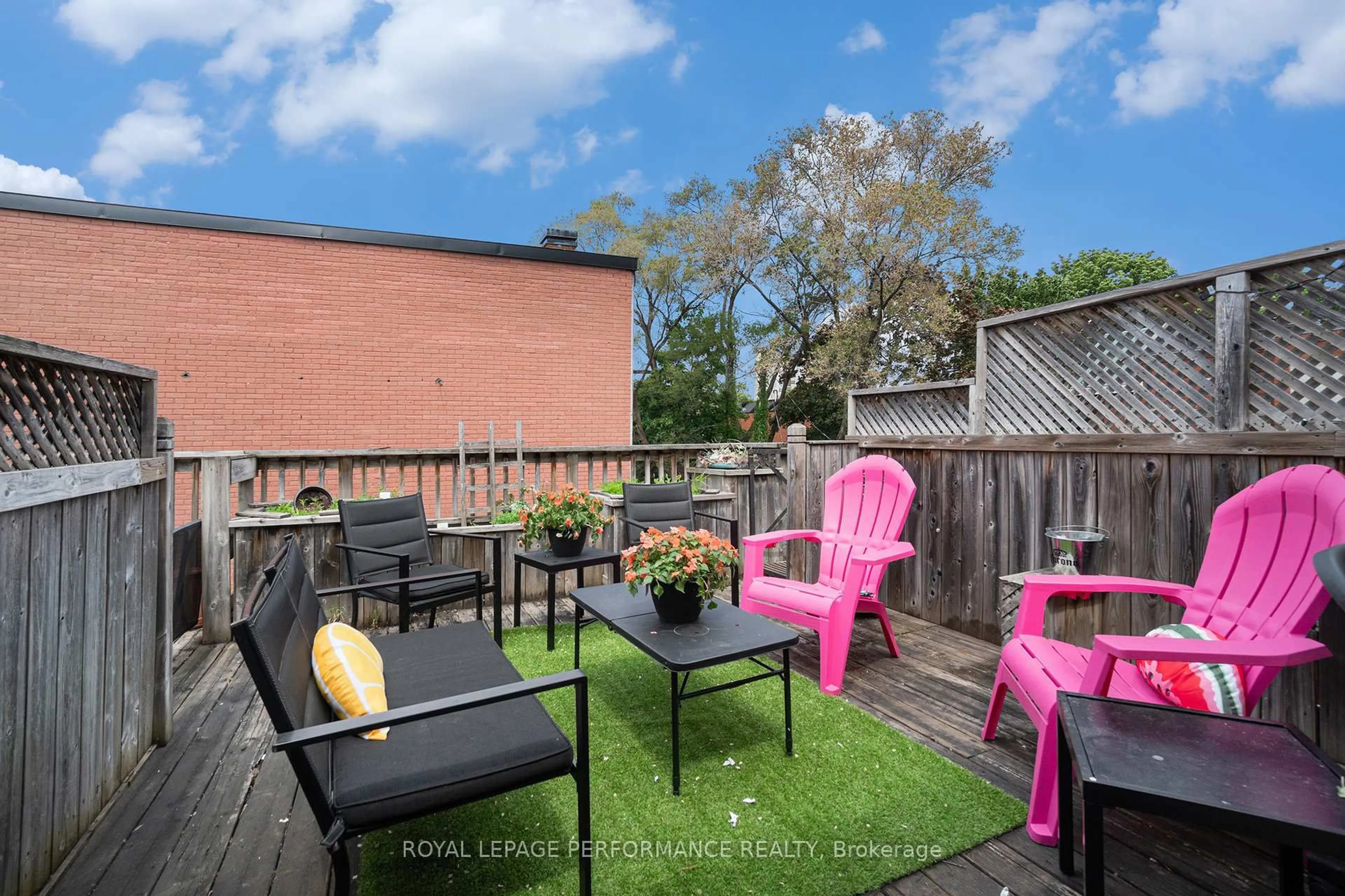 Patio, street for 55 Argyle Ave, Ottawa Ontario K2P 1B3