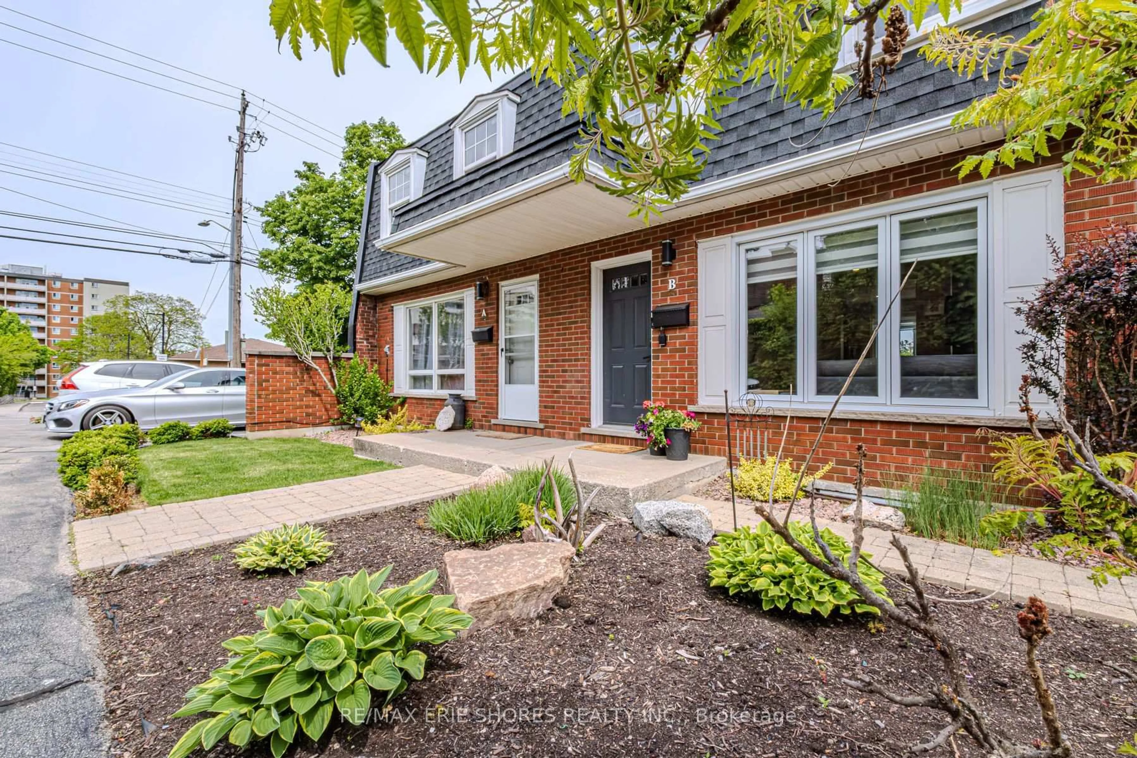 Home with brick exterior material, street for 69 Mount Albion Rd #B, Hamilton Ontario L8K 5S5