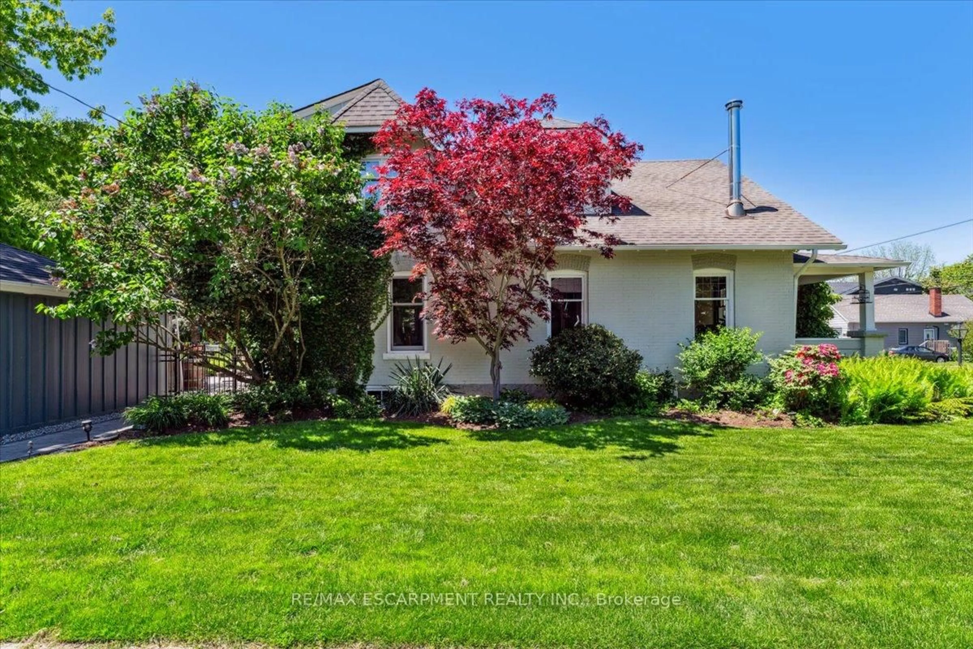 A pic from outside/outdoor area/front of a property/back of a property/a pic from drone, street for 2854 Prince William St, Lincoln Ontario L0R 1S0