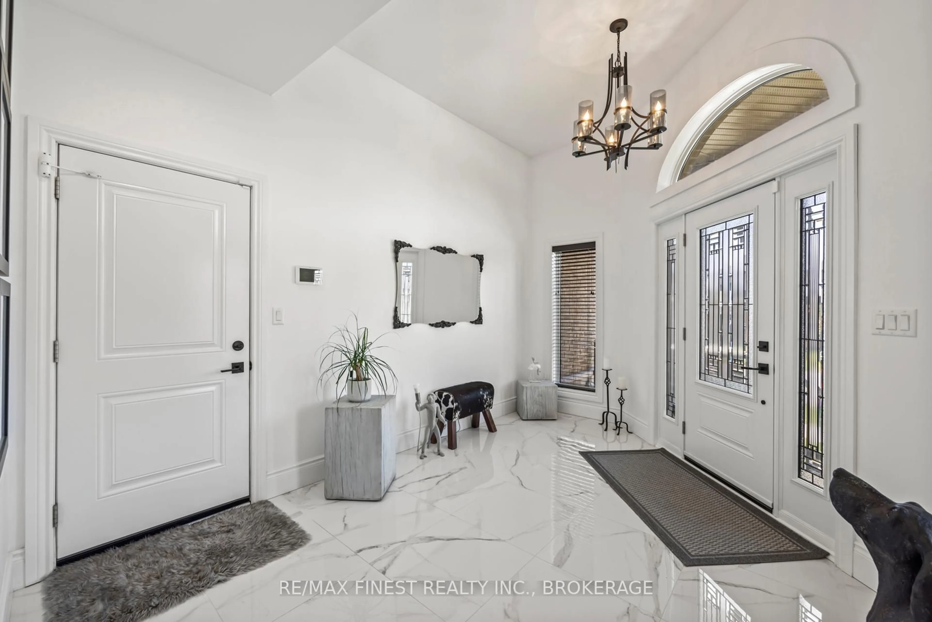 Indoor entryway for 876 ROSHAN Dr, Kingston Ontario K7P 0B2